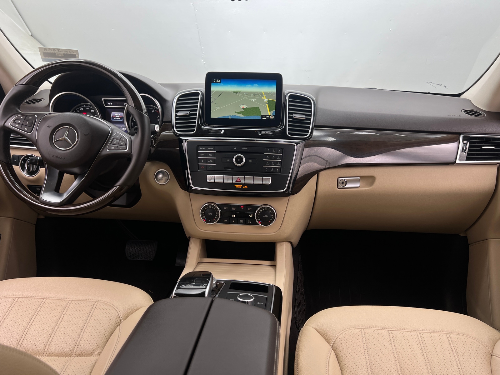 Thumbnail: 2016 Mercedes-Benz GLE - 2