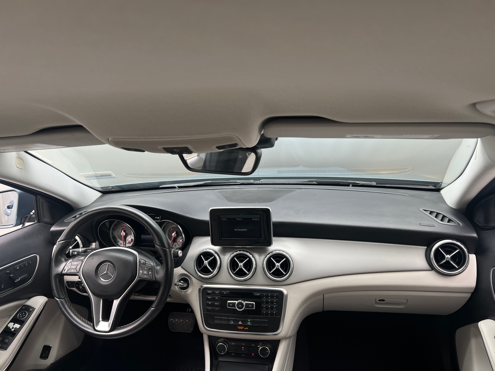 Thumbnail: 2015 Mercedes-Benz GLA - 2