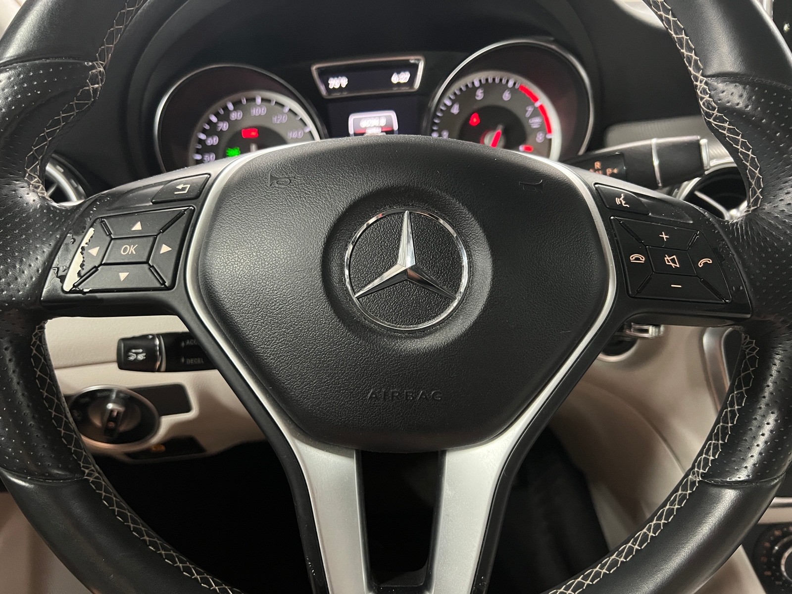 Thumbnail: 2015 Mercedes-Benz GLA - 4