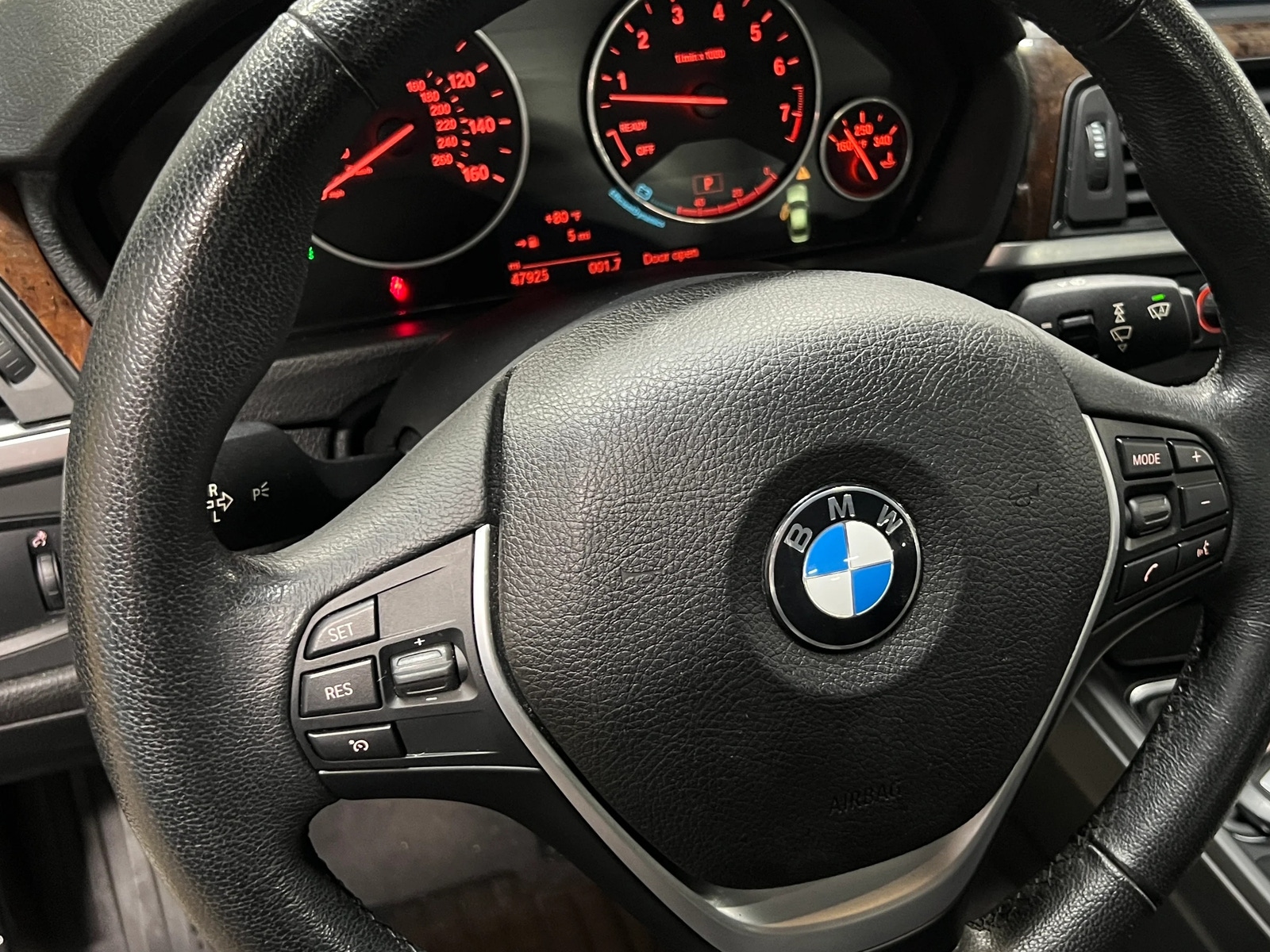 Thumbnail: 2015 BMW 3 Series - 4