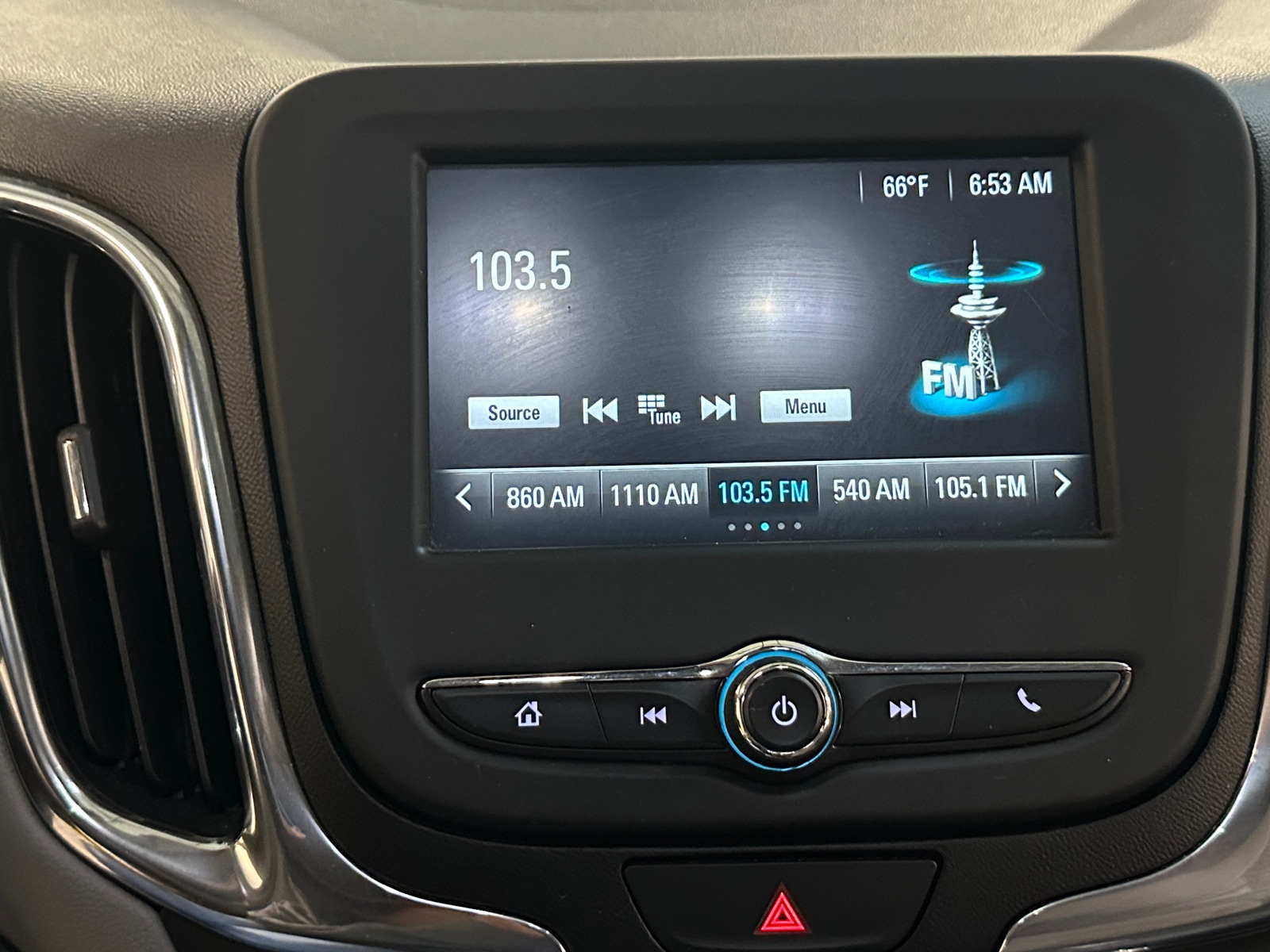 Thumbnail: 2018 Chevrolet Equinox - 4