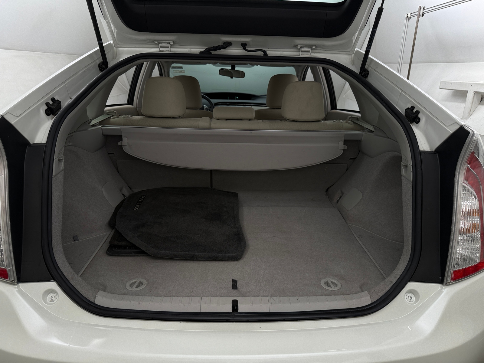 Thumbnail: 2015 Toyota Prius - 7