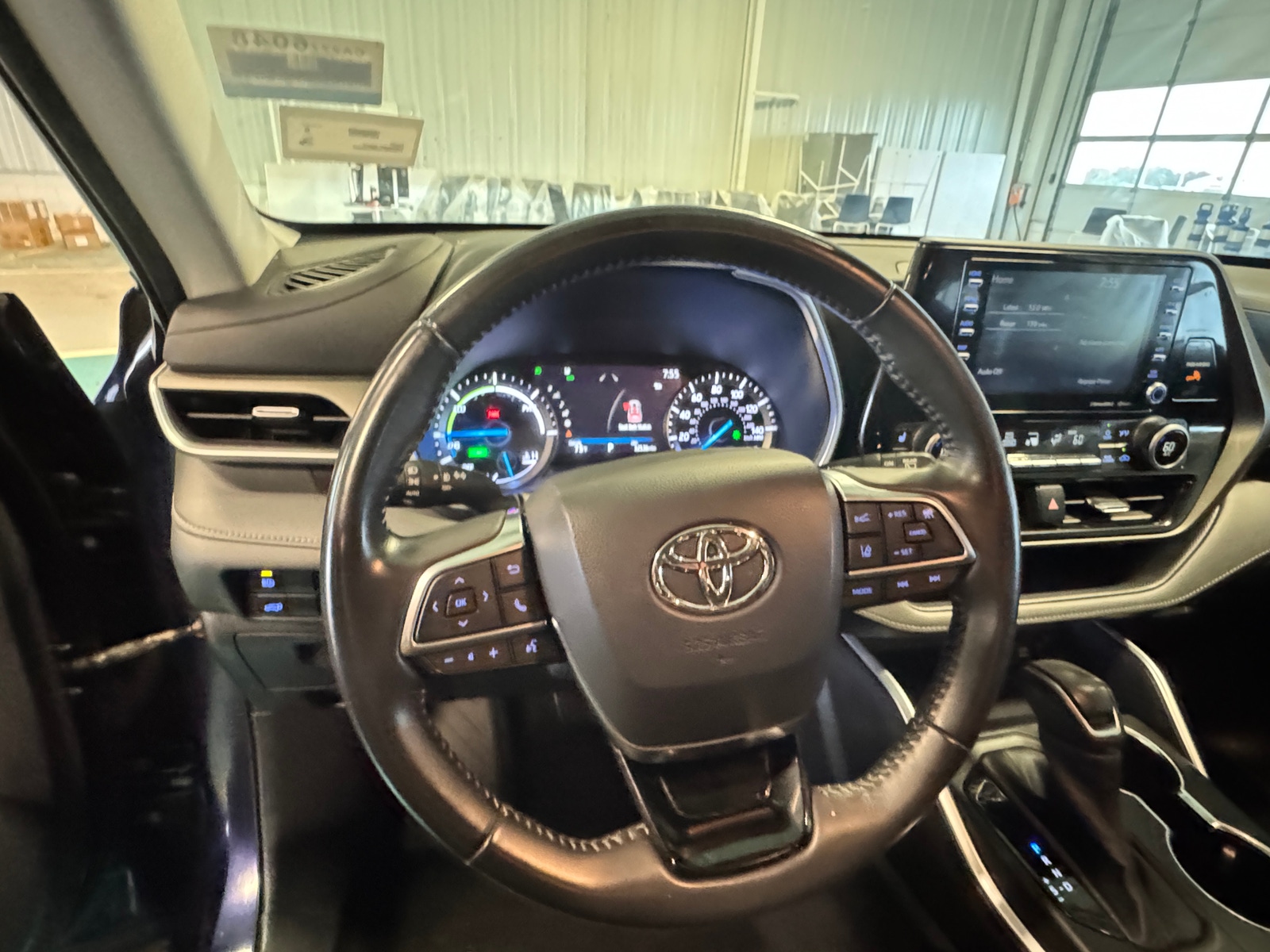 Thumbnail: 2021 Toyota Highlander - 4