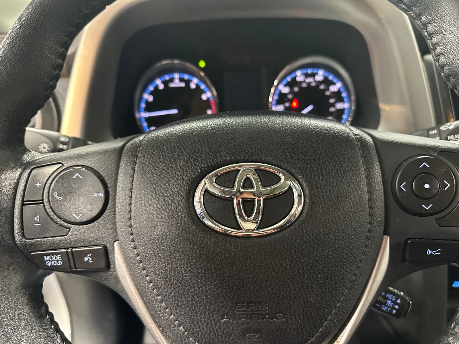 Thumbnail: 2018 Toyota RAV4 - 4