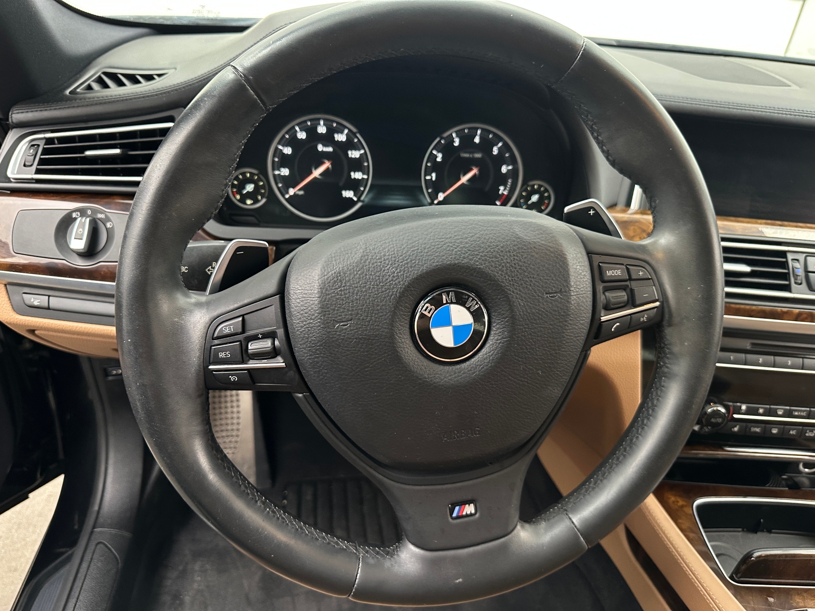 Thumbnail: 2014 BMW 7 Series - 4