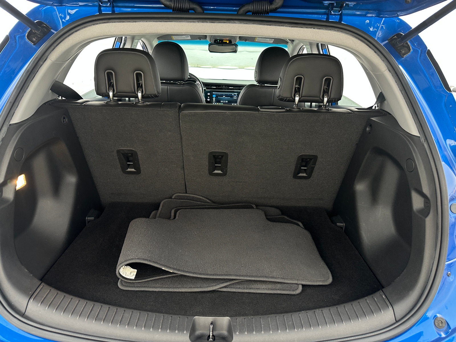 Thumbnail: 2022 Chevrolet Bolt EV - 6