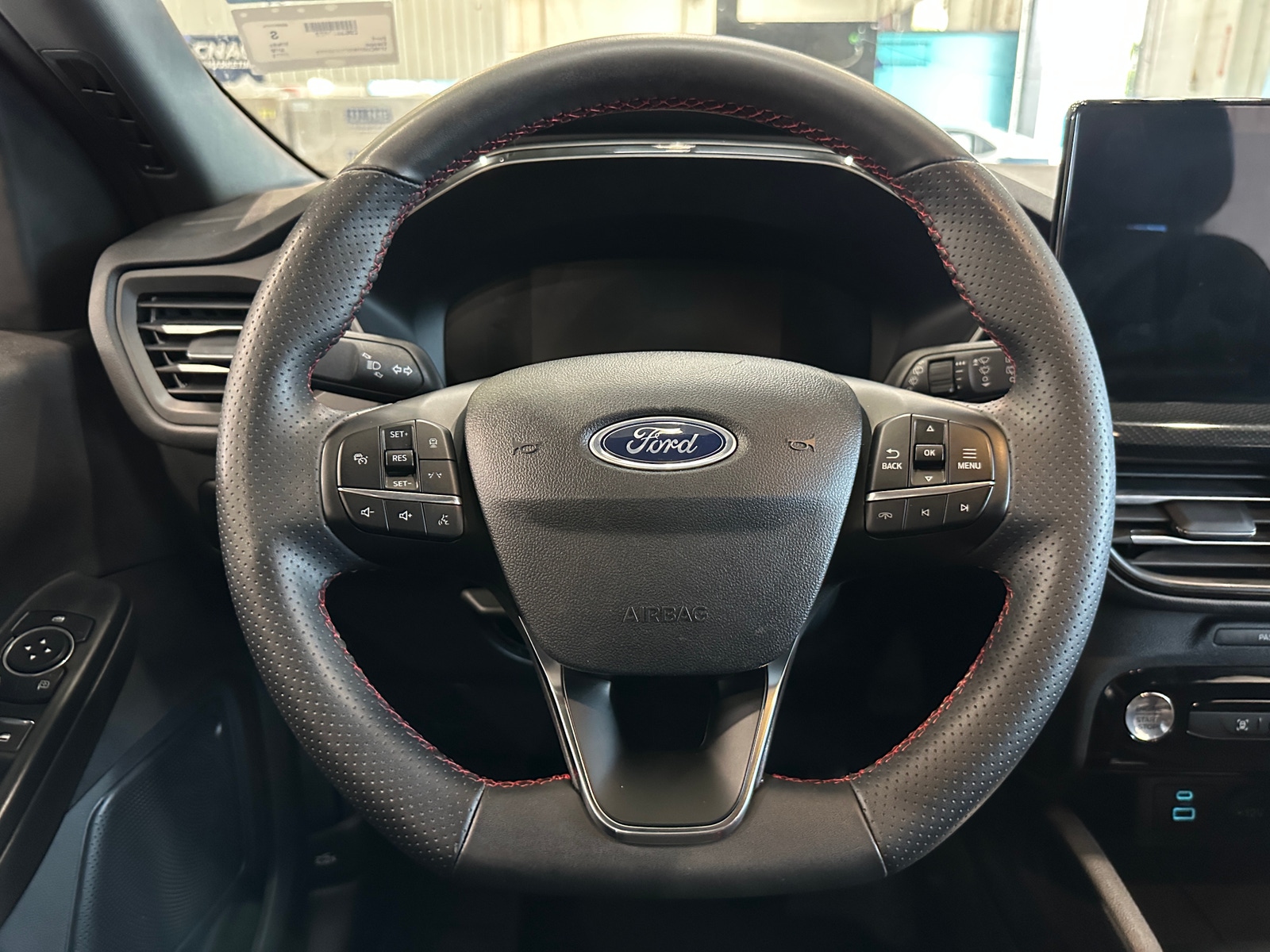 Thumbnail: 2023 Ford Escape - 4