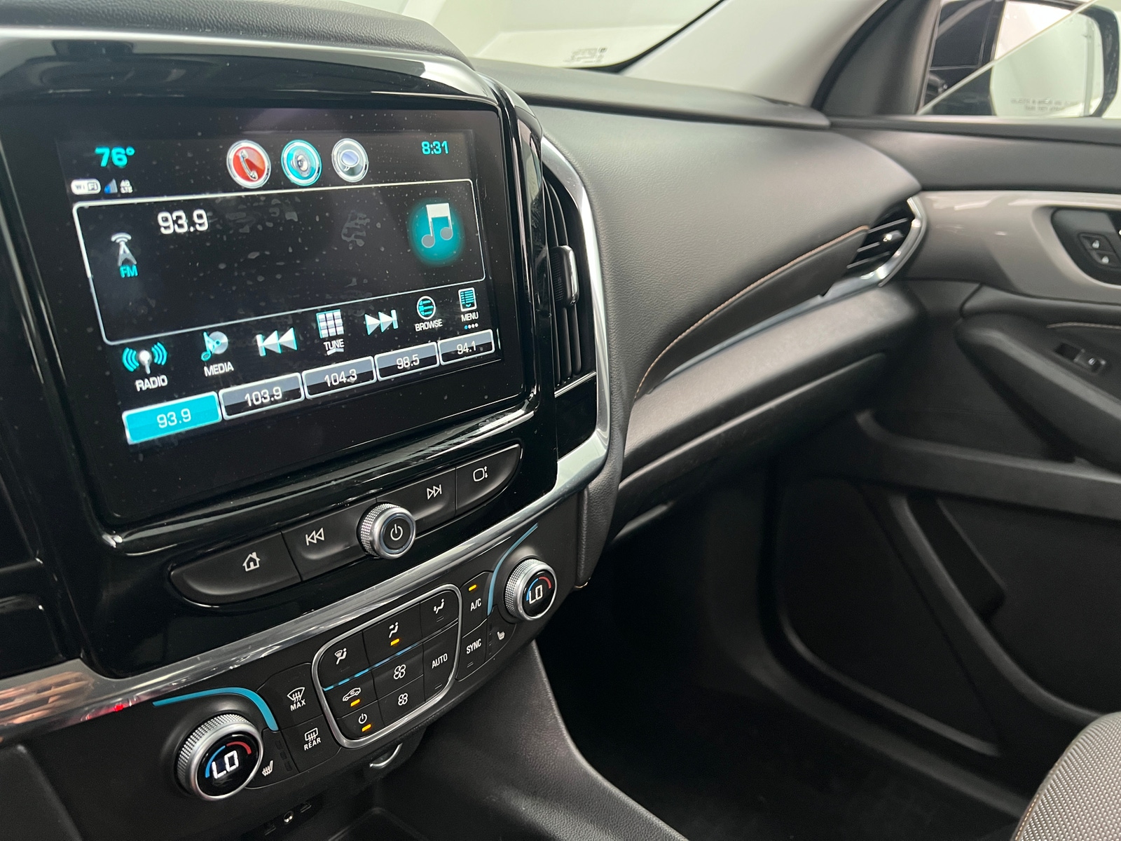 Thumbnail: 2018 Chevrolet Traverse - 4