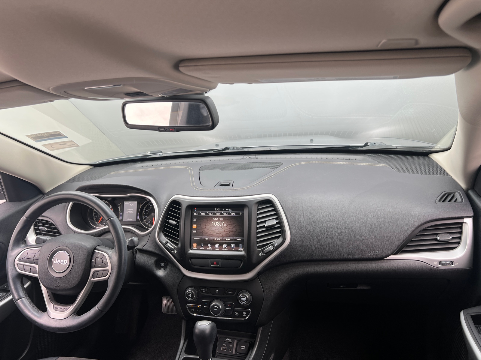 Thumbnail: 2018 Jeep Cherokee - 3