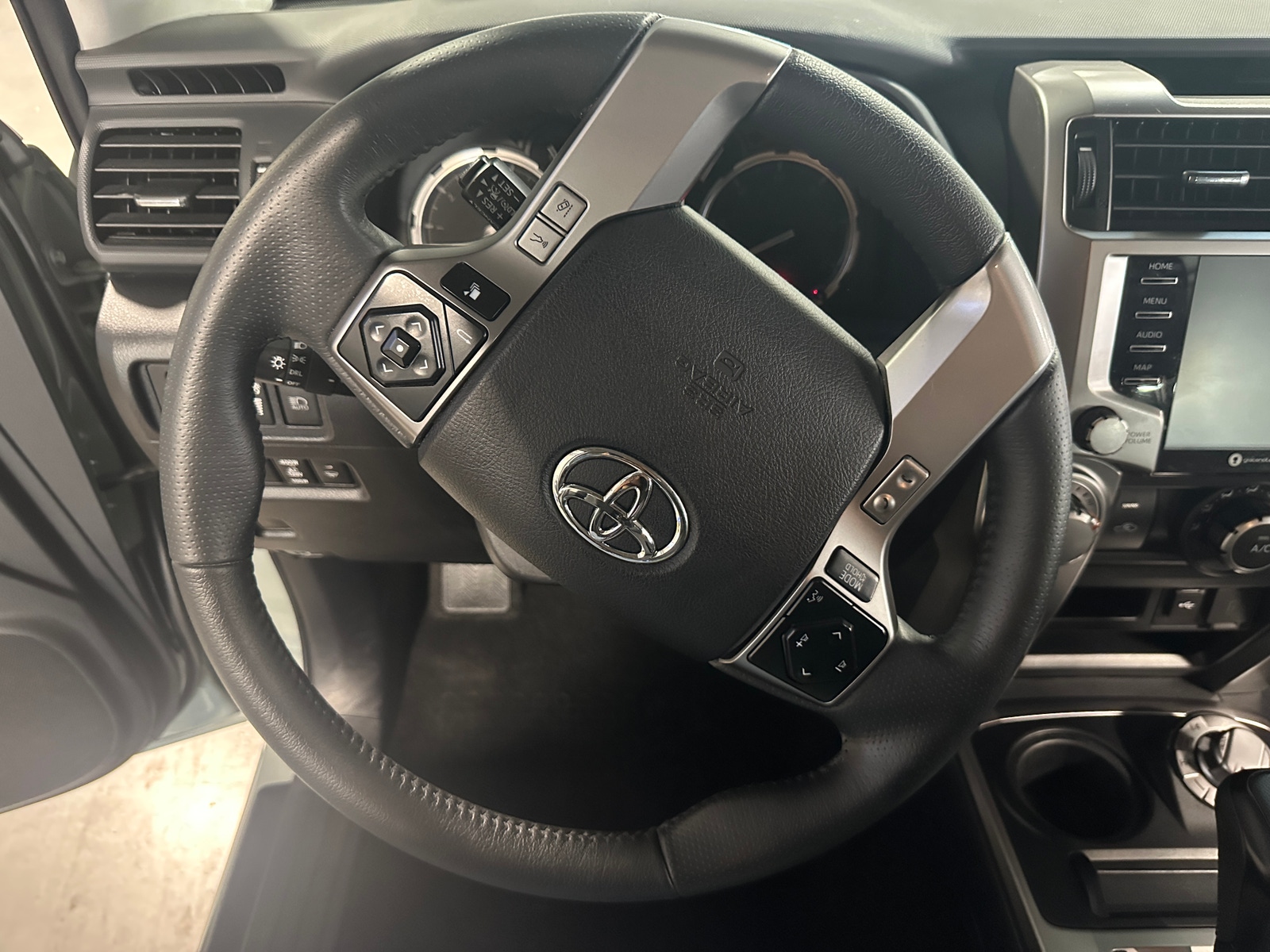 Thumbnail: 2022 Toyota 4Runner - 4