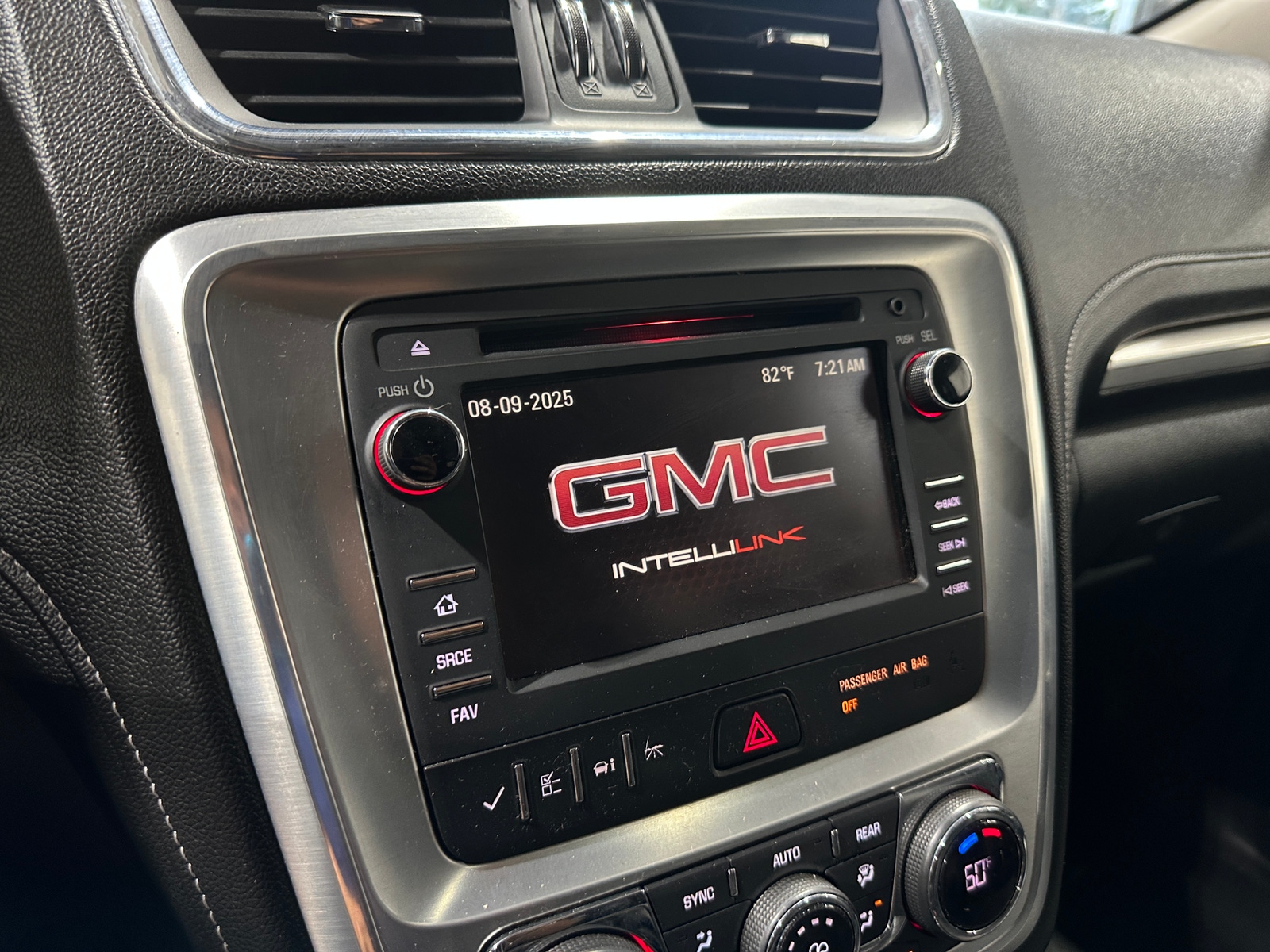 Thumbnail: 2015 GMC Acadia - 3