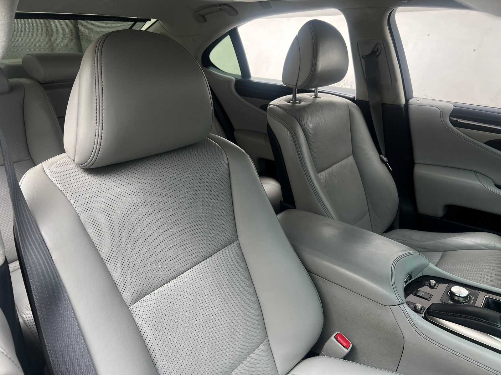 Thumbnail: 2013 Lexus LS - 2