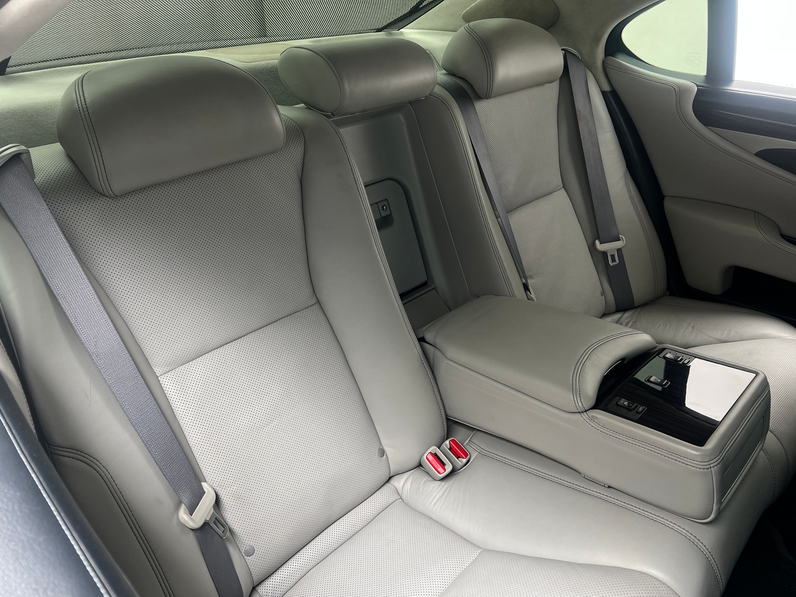 Thumbnail: 2013 Lexus LS - 6
