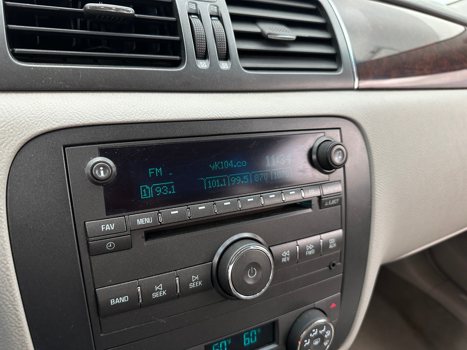 Thumbnail: 2011 Buick Lucerne - 3