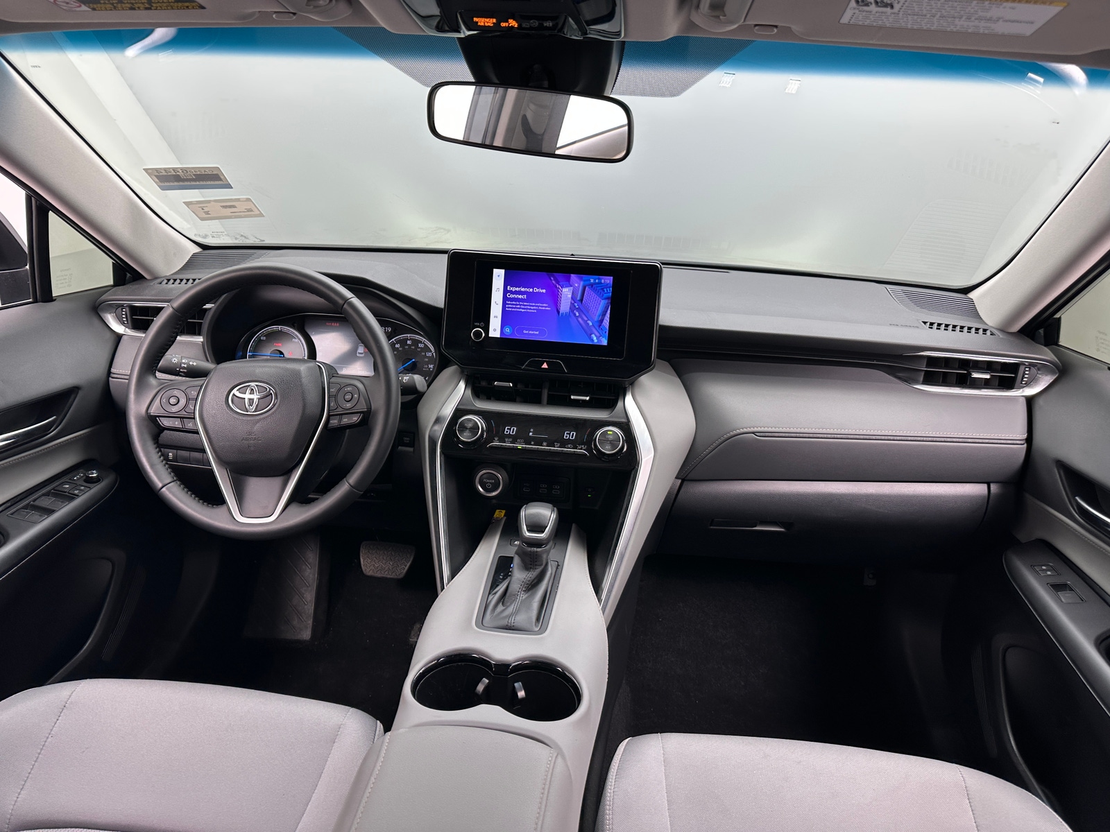 Thumbnail: 2023 Toyota Venza - 3