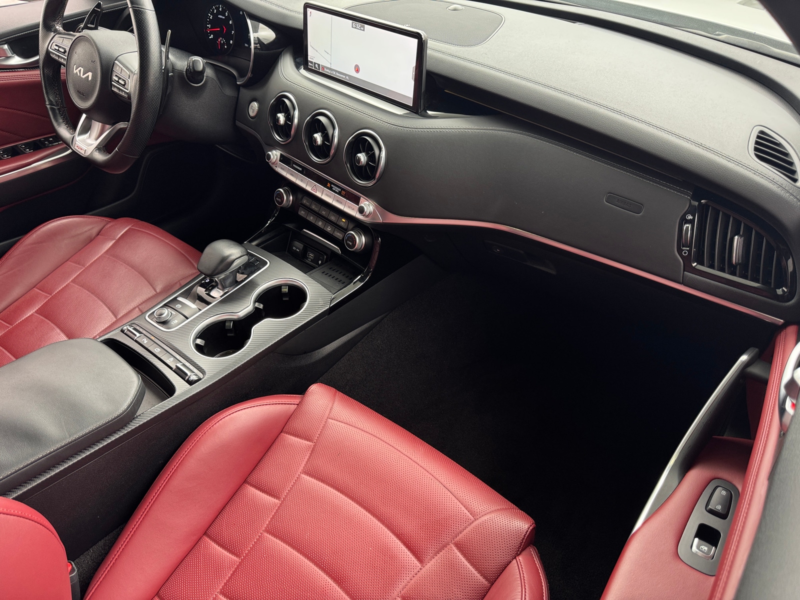 Thumbnail: 2022 Kia Stinger - 2