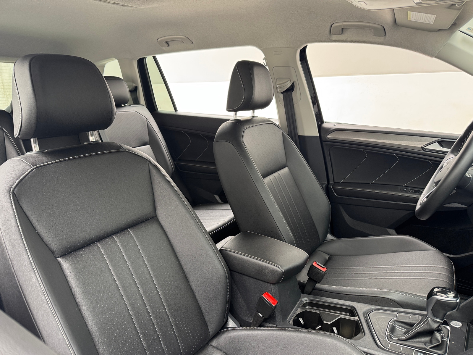 Thumbnail: 2023 Volkswagen Tiguan - 2