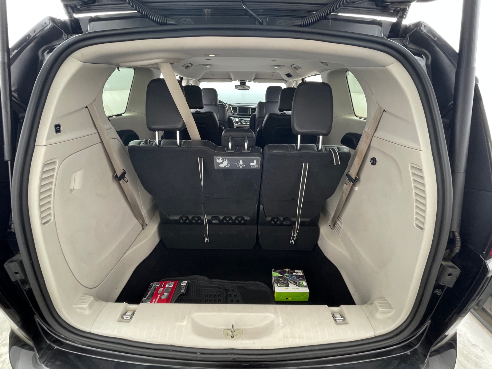 Thumbnail: 2019 Chrysler Pacifica - 6