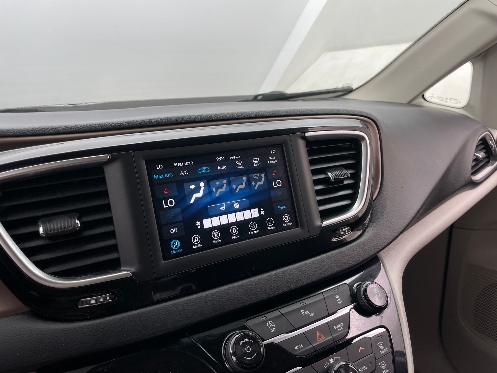 Thumbnail: 2019 Chrysler Pacifica - 3