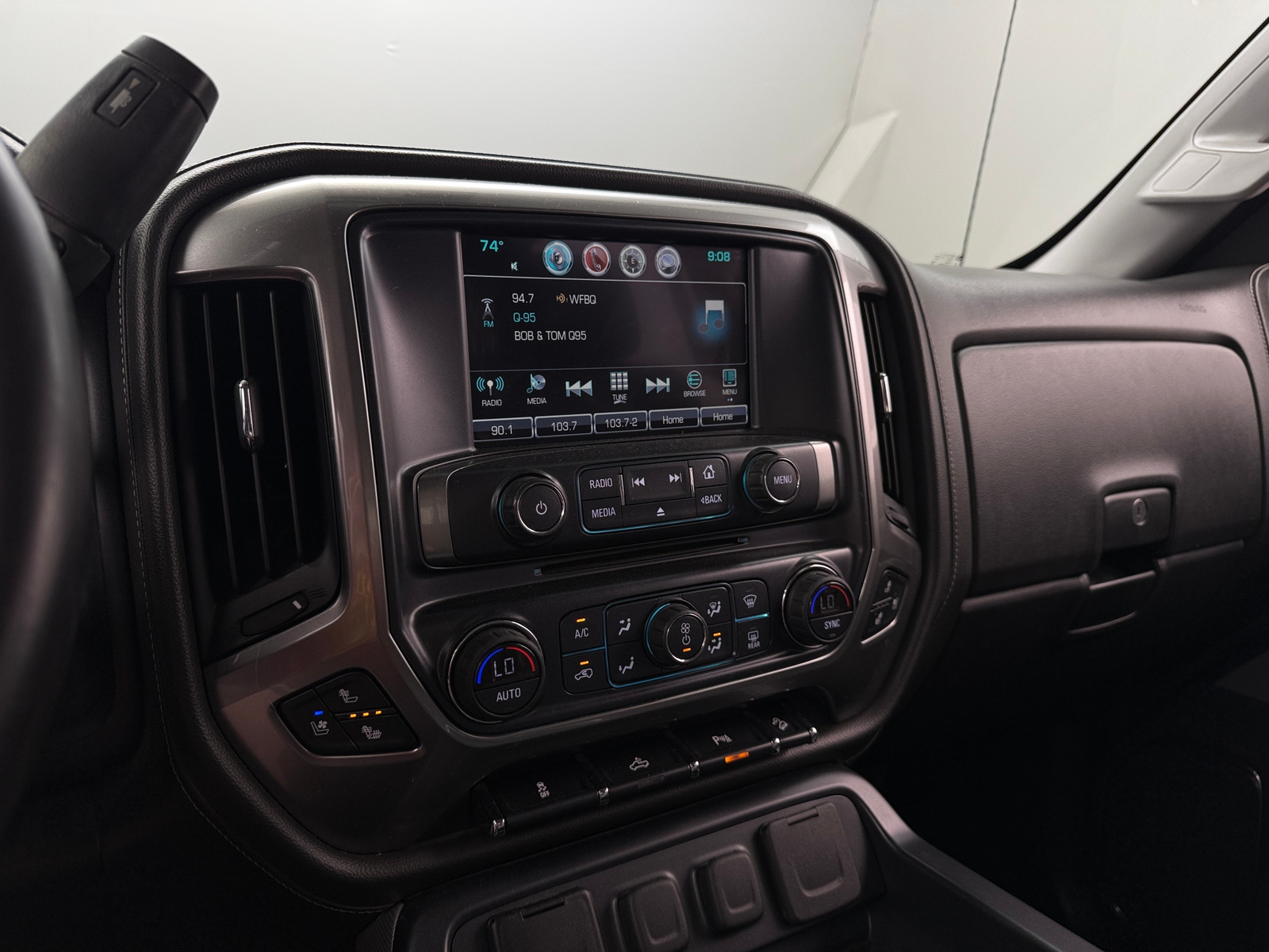 Thumbnail: 2017 Chevrolet Silverado 1500 - 4