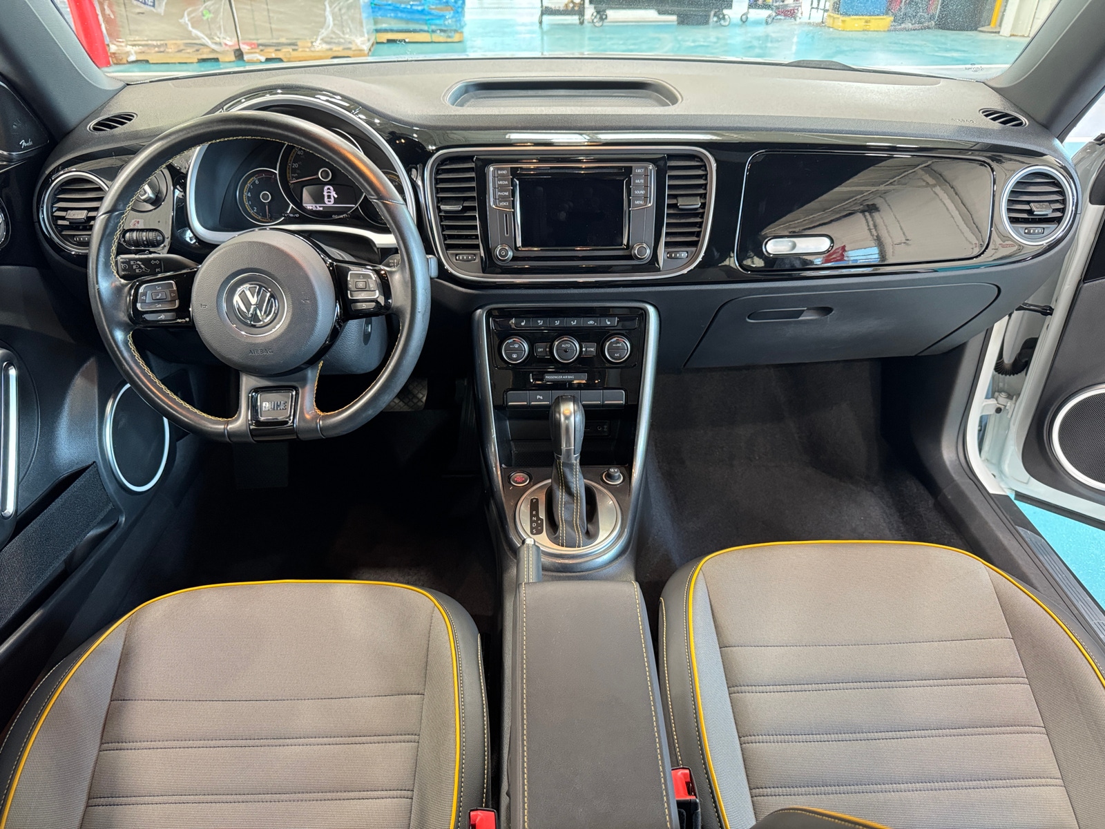Thumbnail: 2017 Volkswagen Beetle - 3