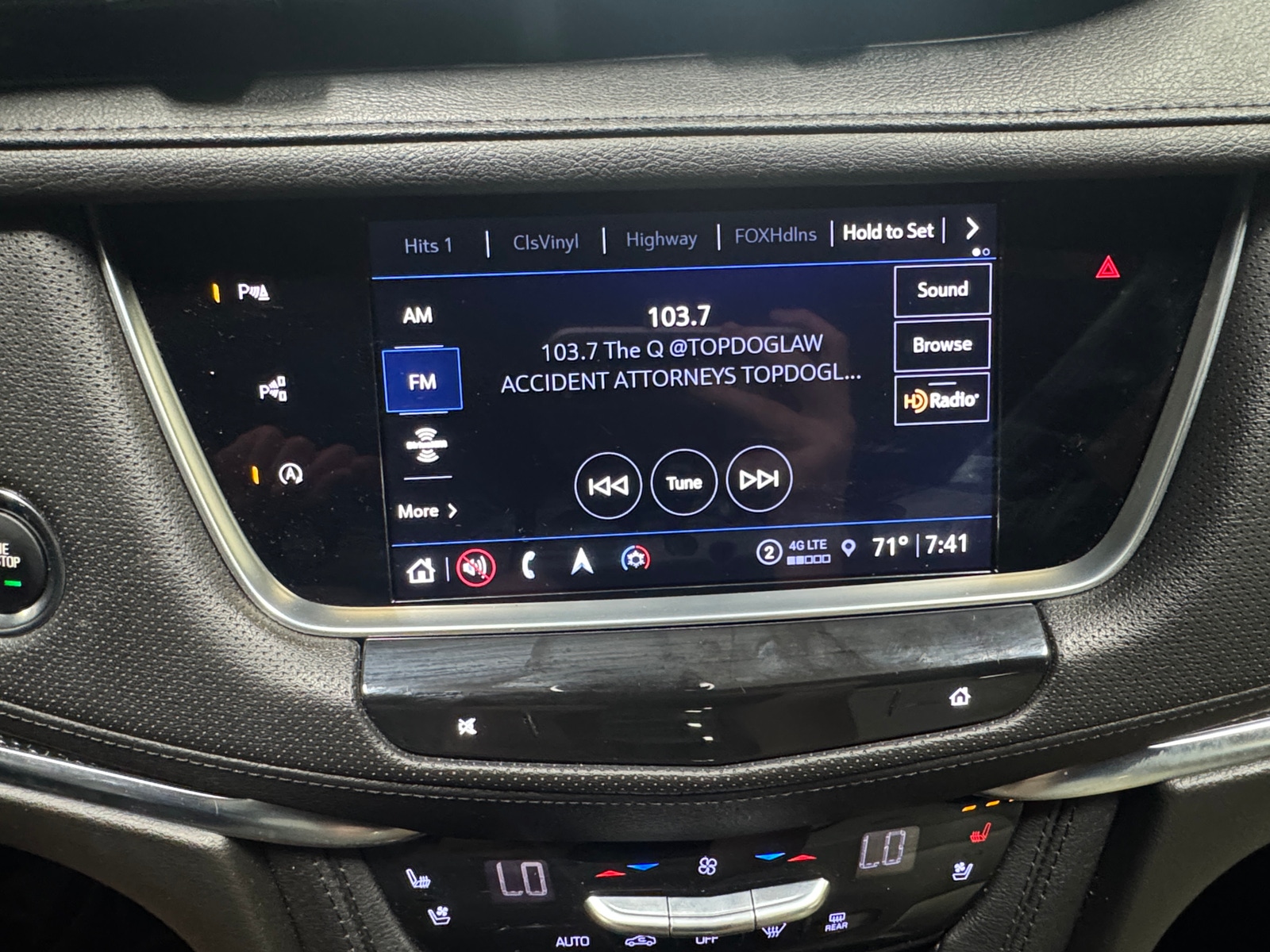 Thumbnail: 2023 Cadillac XT5 - 3