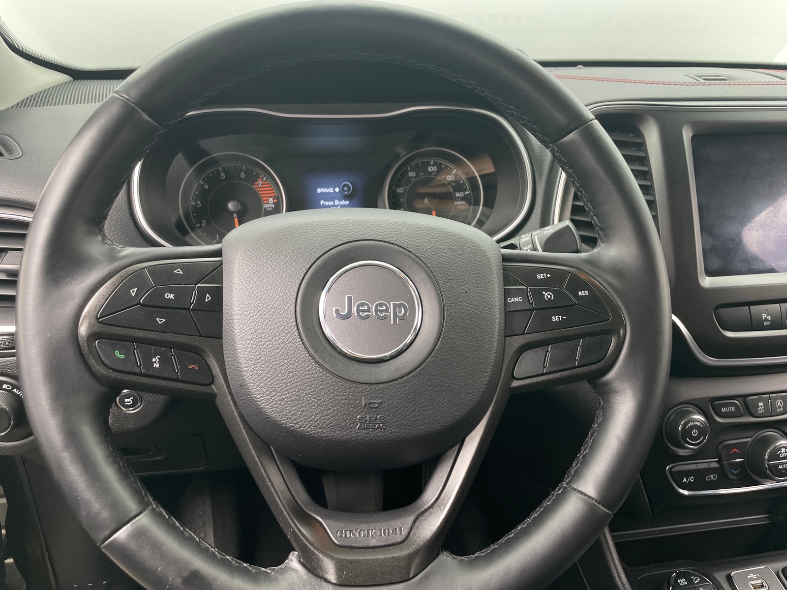 Thumbnail: 2019 Jeep Cherokee - 5