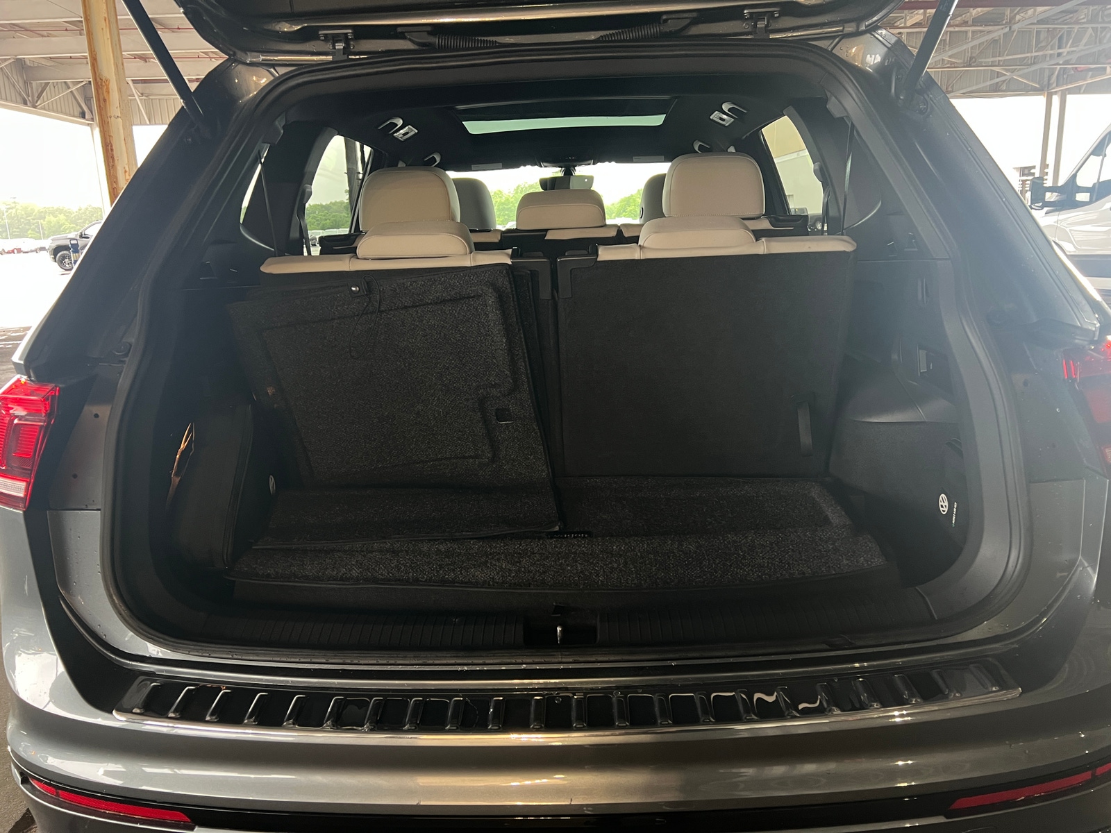 Thumbnail: 2020 Volkswagen Tiguan - 6
