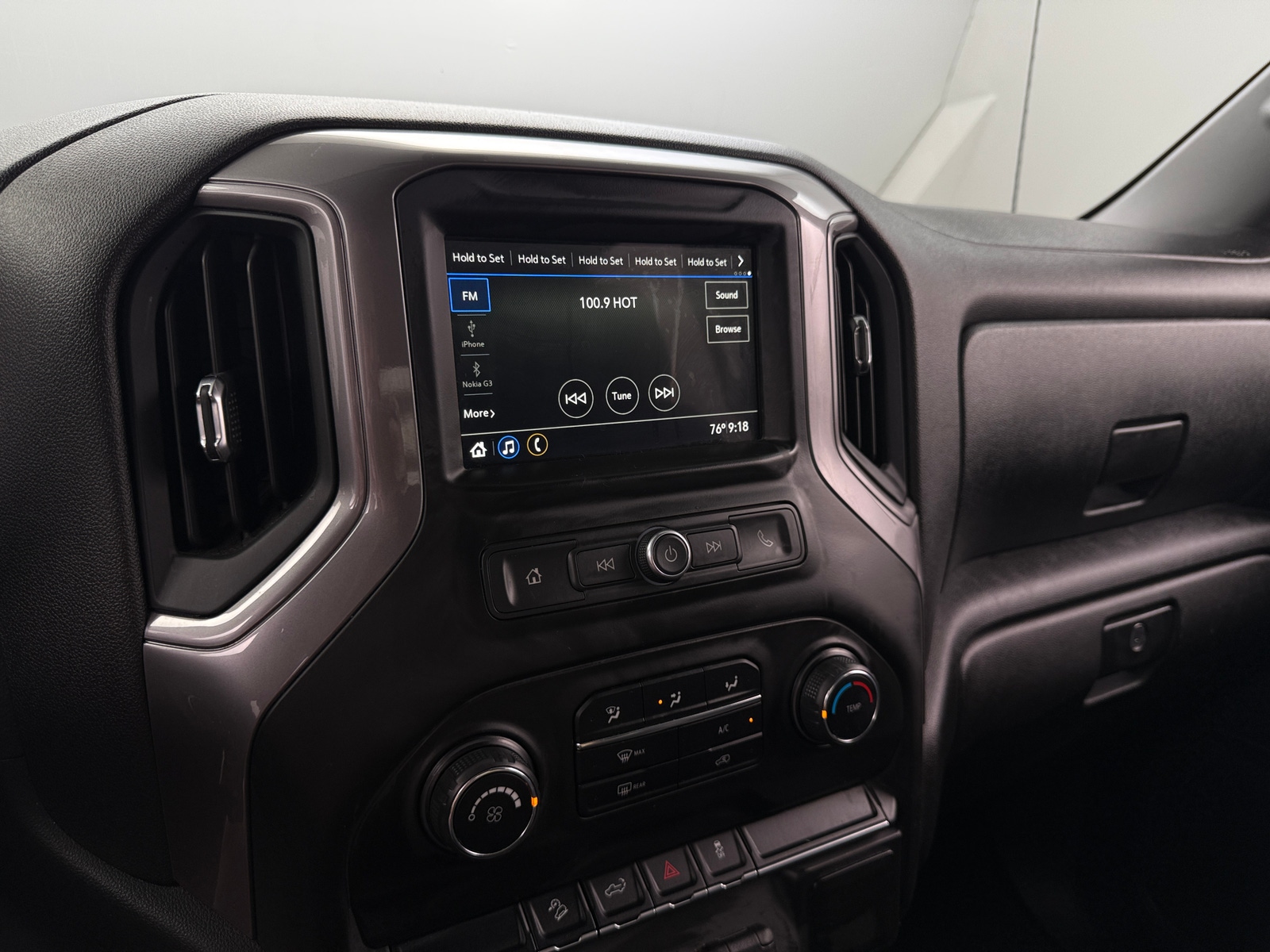 Thumbnail: 2019 Chevrolet Silverado 1500 - 4