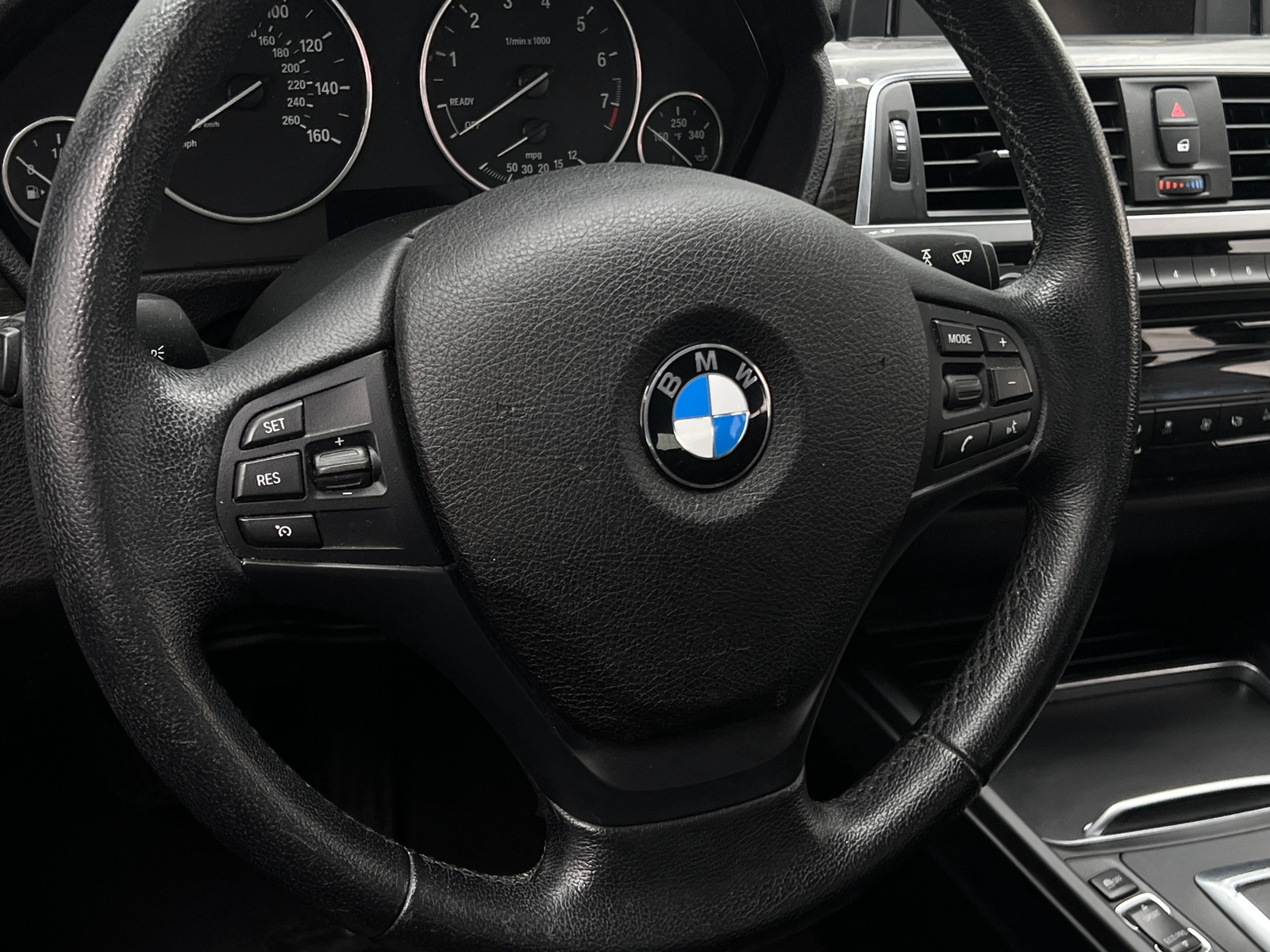 Thumbnail: 2016 BMW 3 Series - 4
