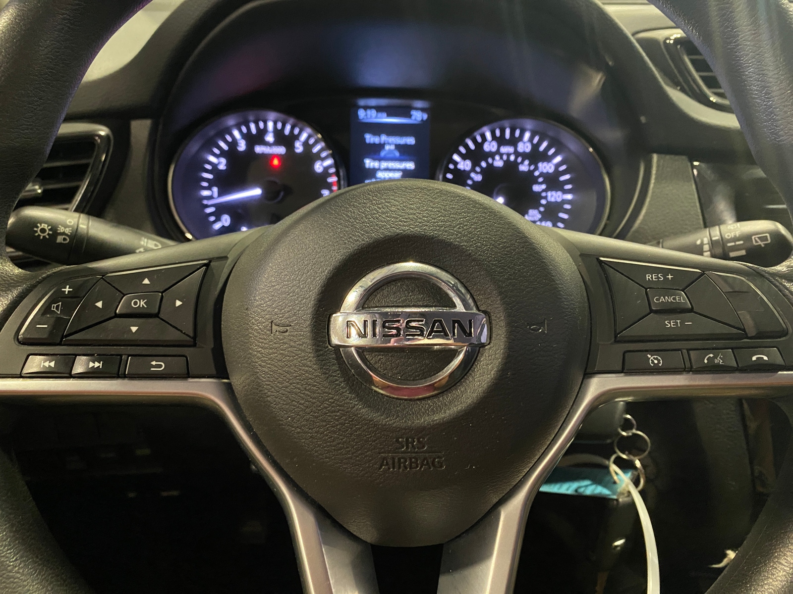 Thumbnail: 2017 Nissan Rogue - 5