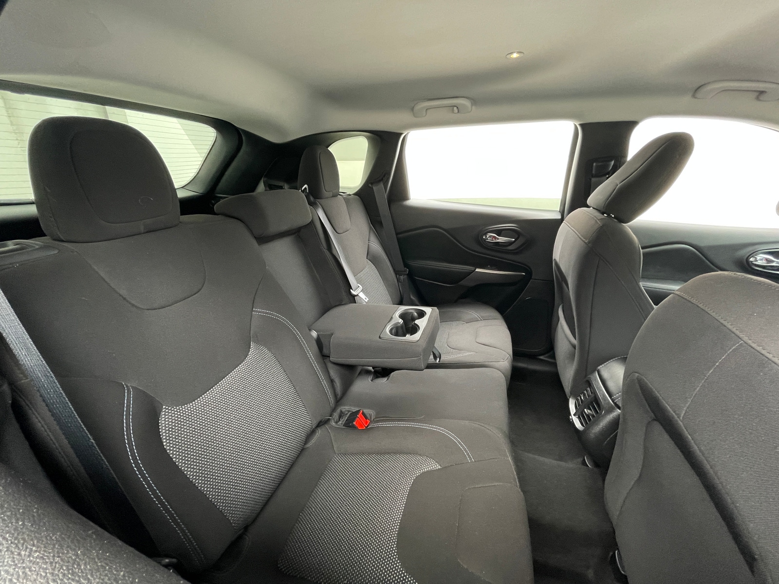 Thumbnail: 2020 Jeep Cherokee - 6
