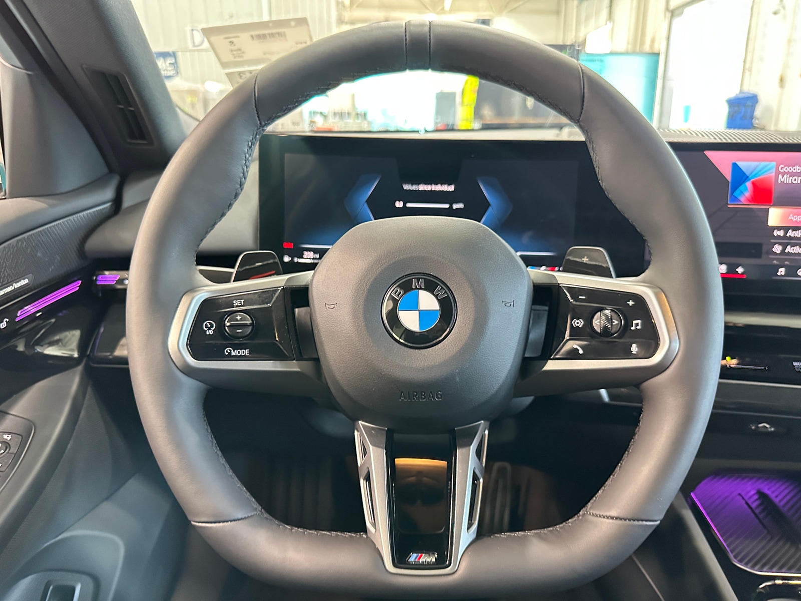 Thumbnail: 2025 BMW 5 Series - 4