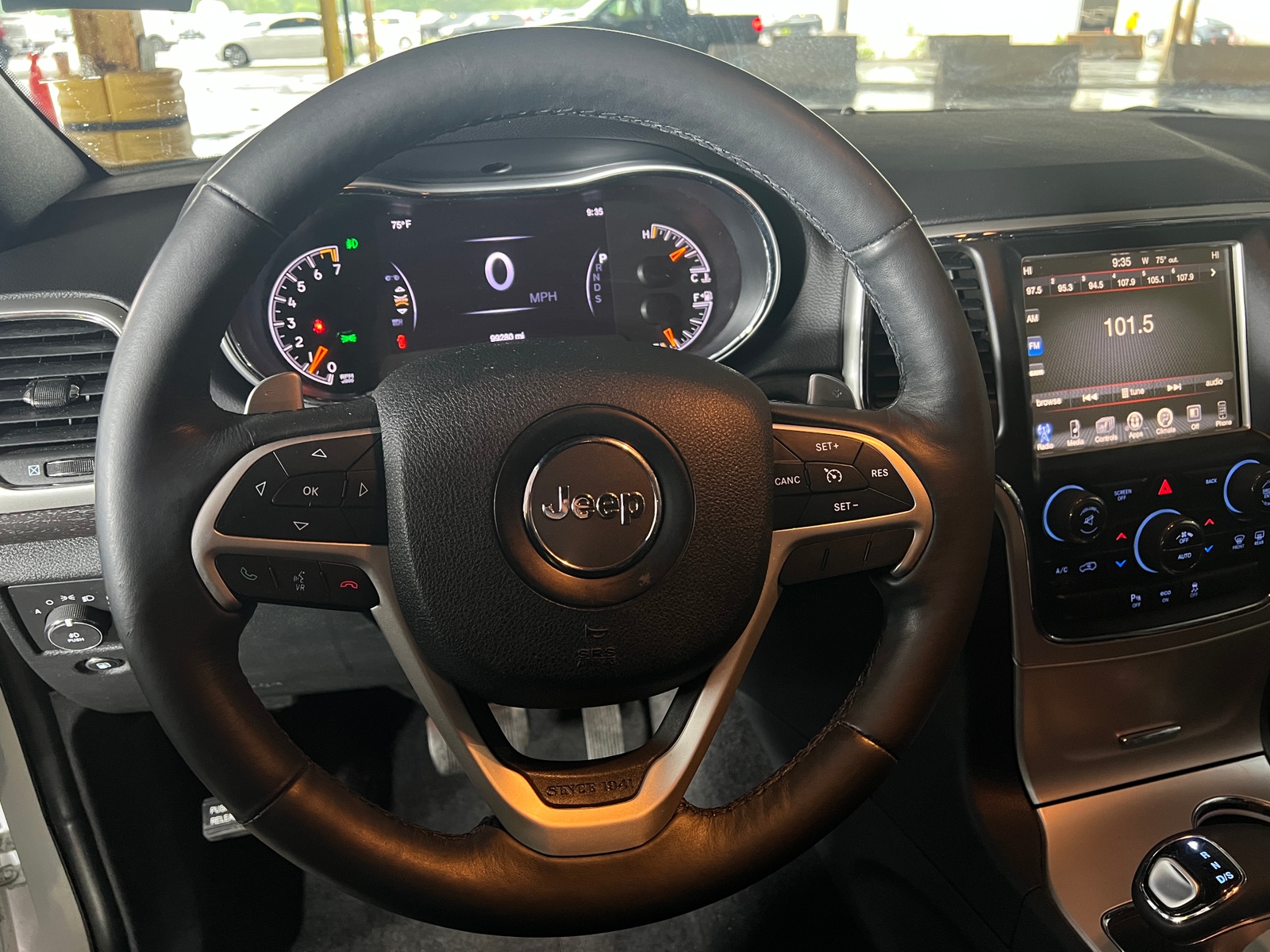 Thumbnail: 2015 Jeep Grand Cherokee - 4
