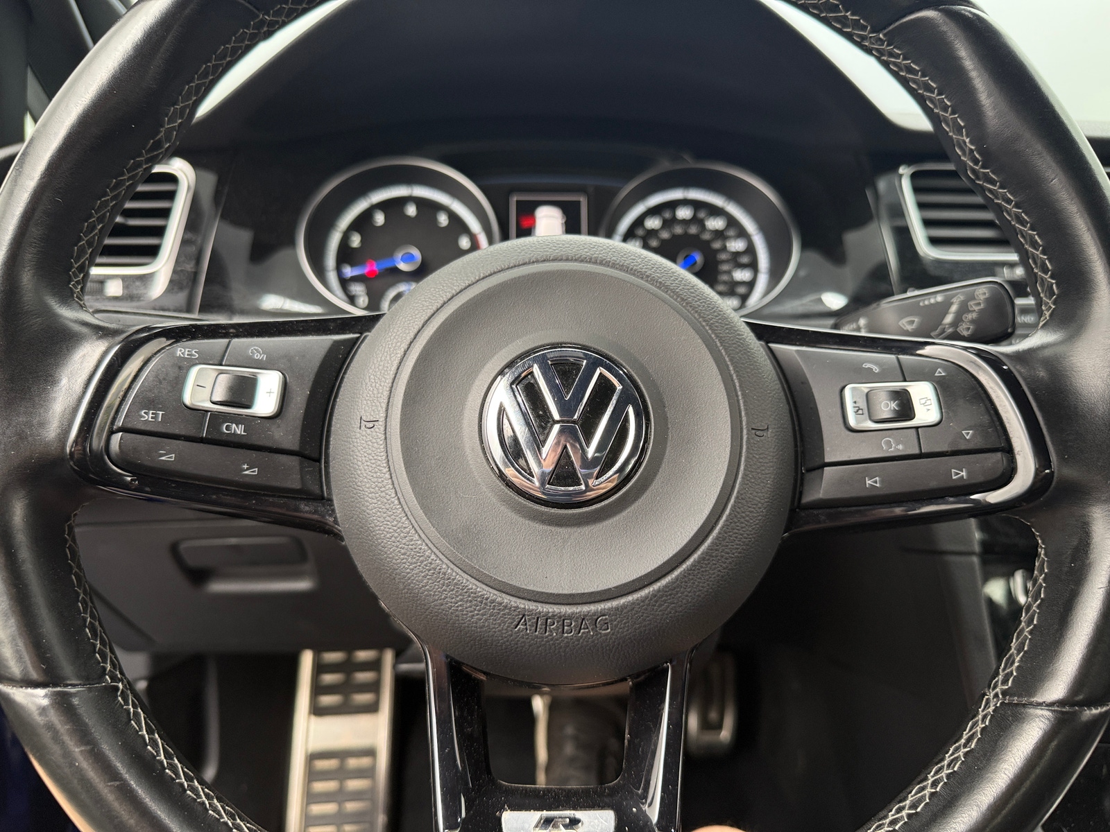 Thumbnail: 2015 Volkswagen Golf - 4