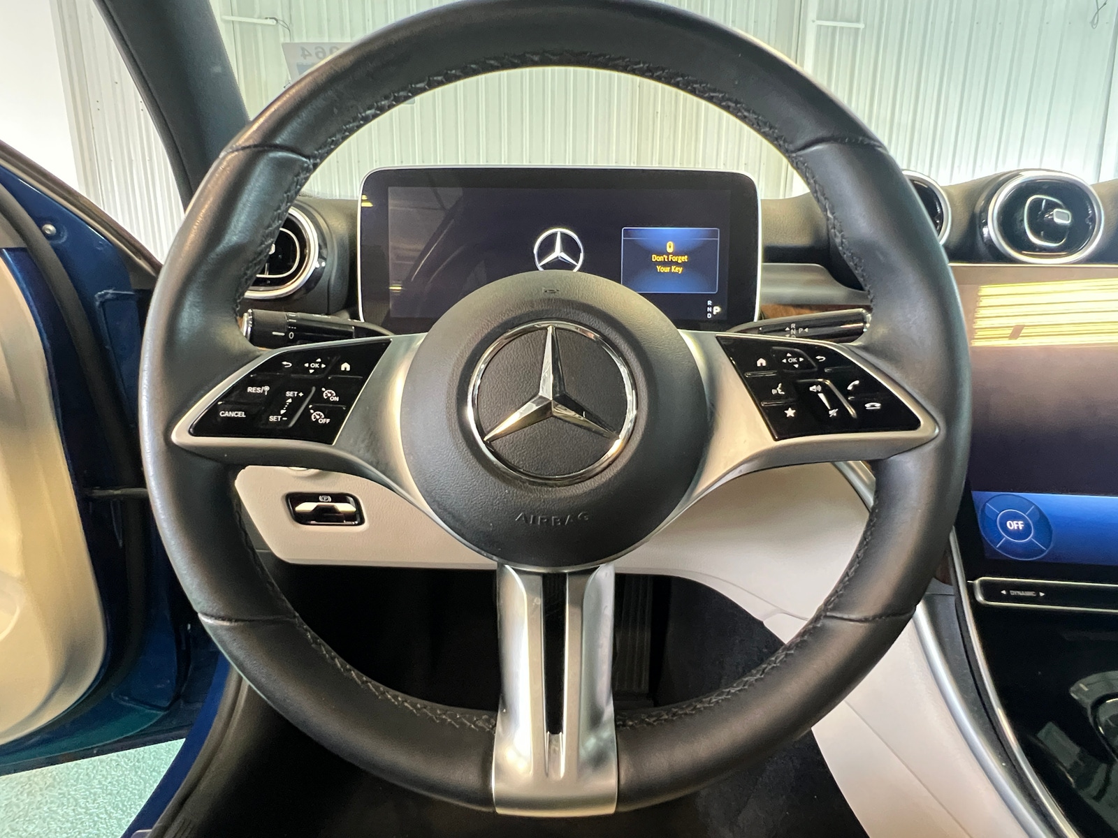 Thumbnail: 2022 Mercedes-Benz C-Class - 4