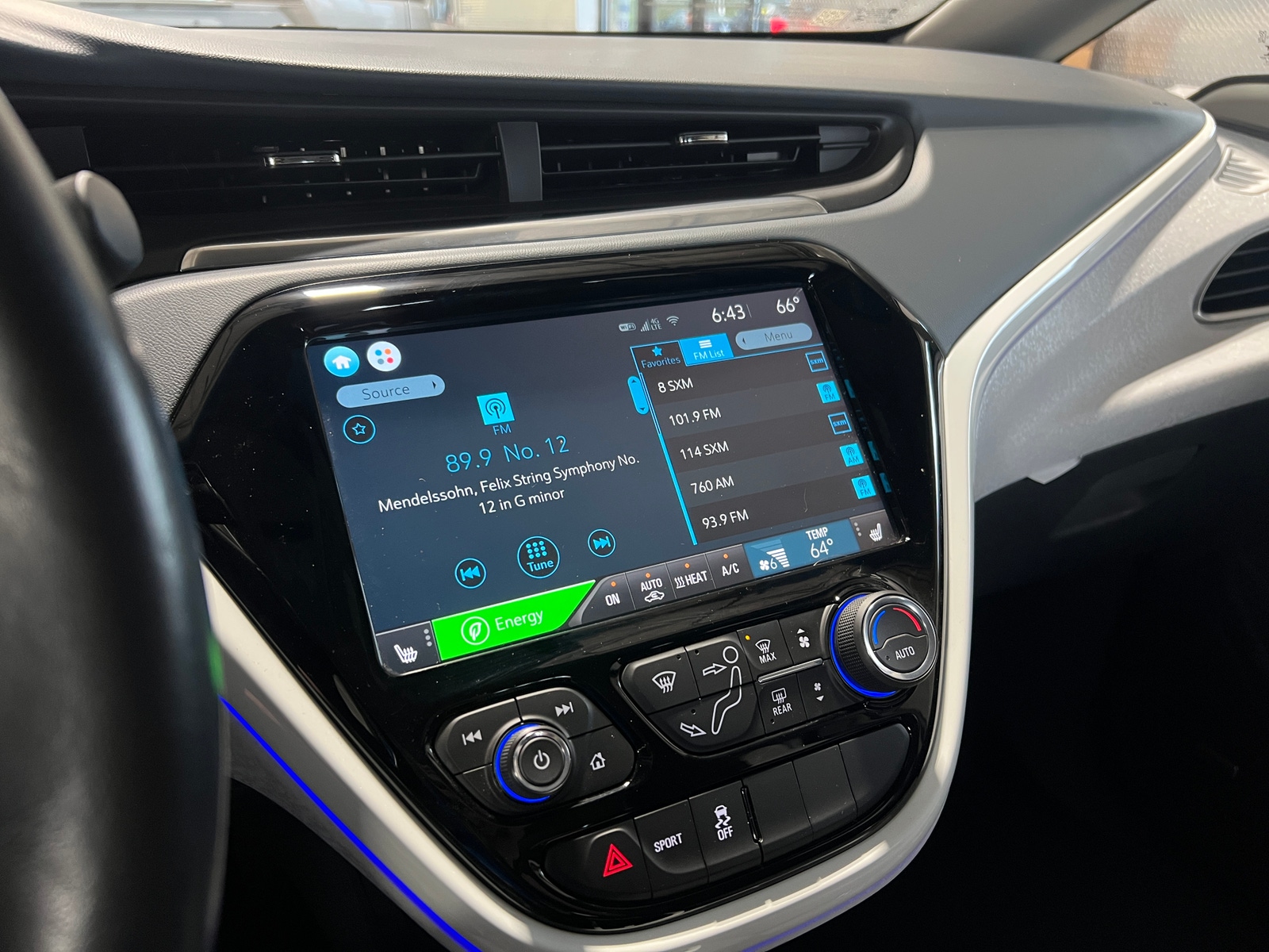 Thumbnail: 2019 Chevrolet Bolt EV - 3