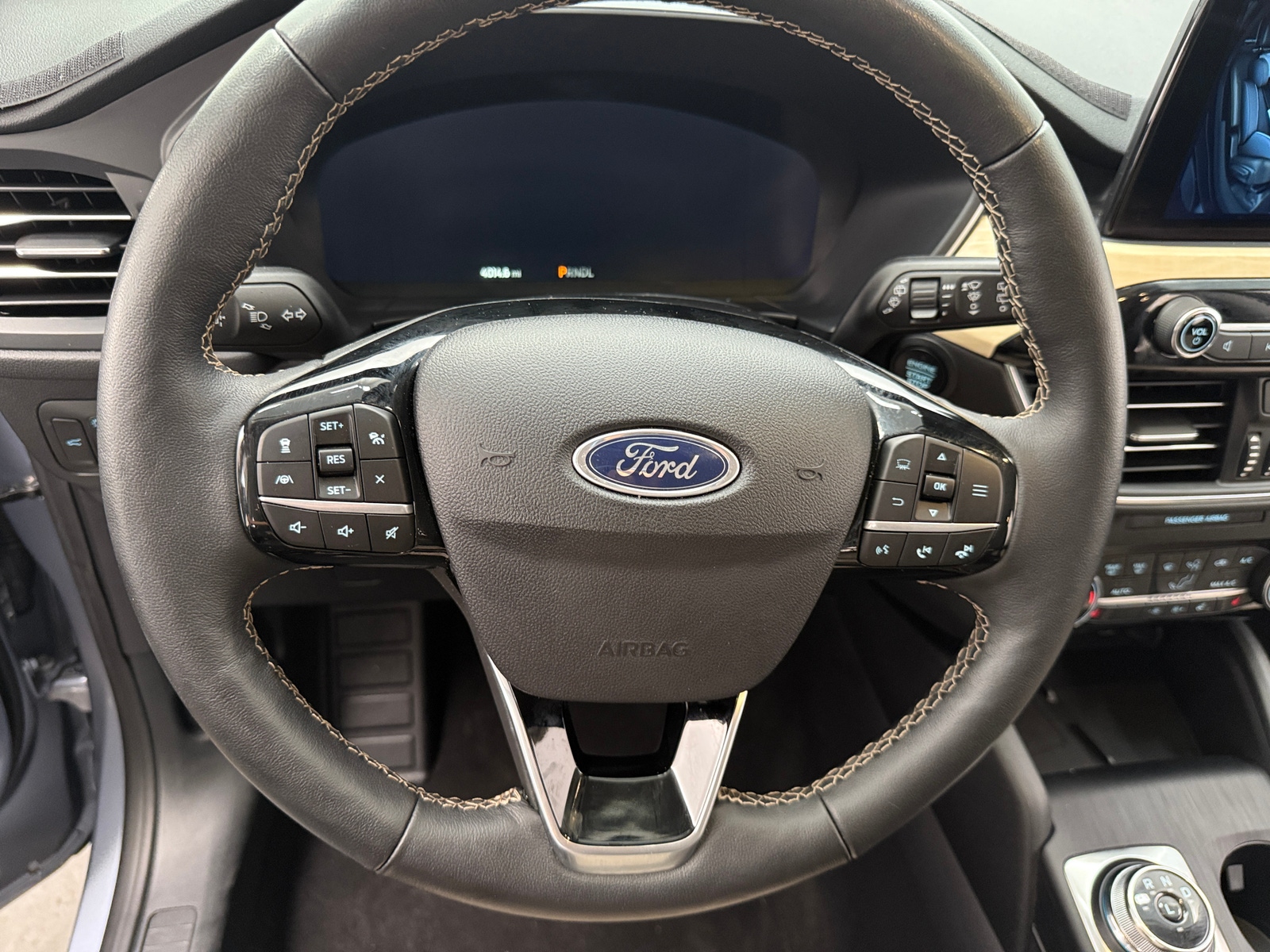 Thumbnail: 2022 Ford Escape - 4