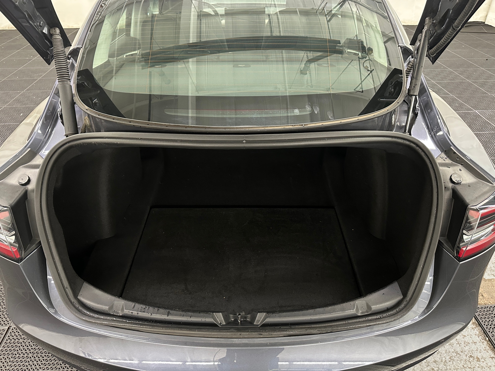Thumbnail: 2023 Tesla Model 3 - 5