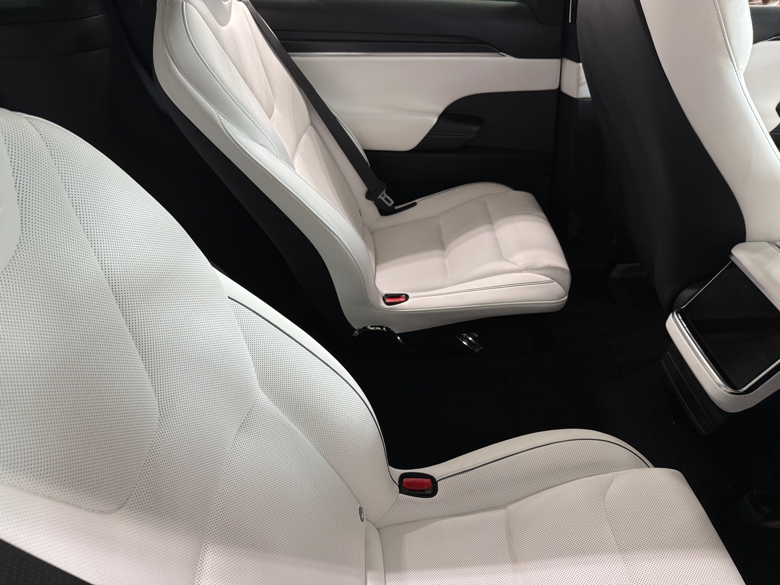 Thumbnail: 2024 Tesla Model X - 4