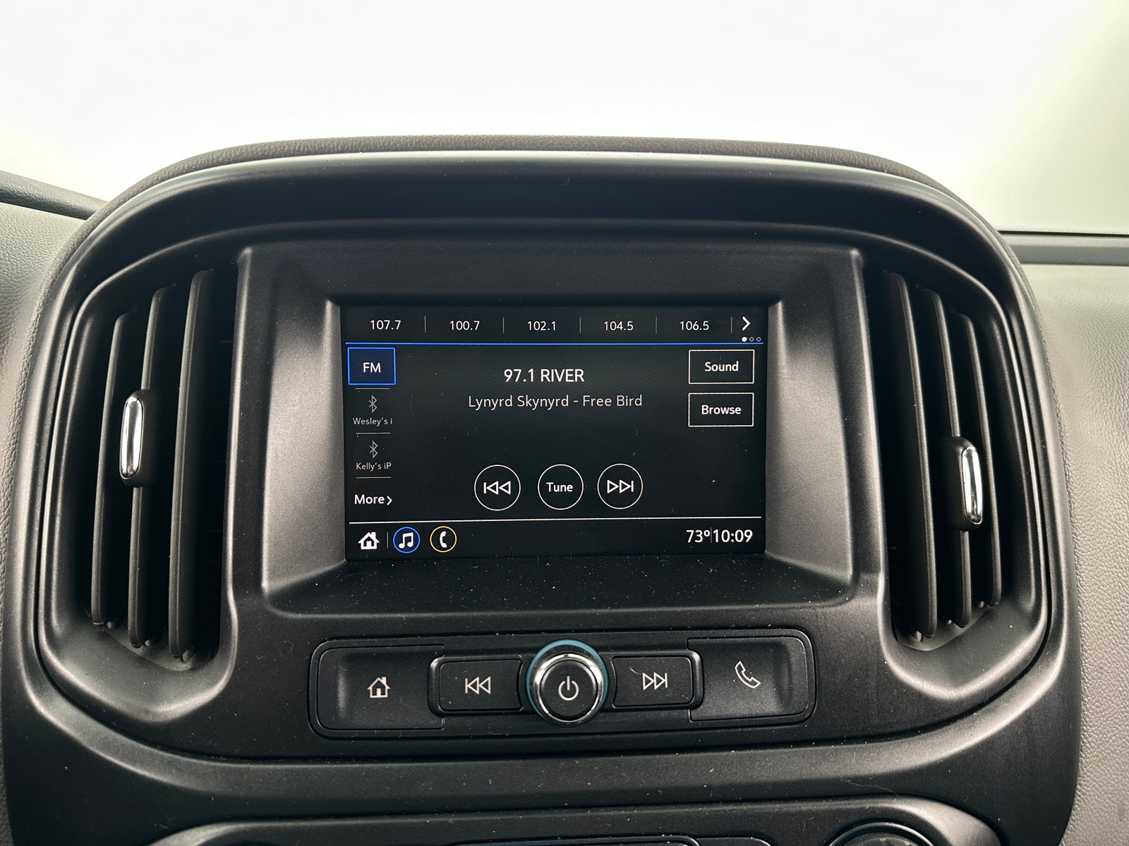 Thumbnail: 2020 GMC Canyon - 3