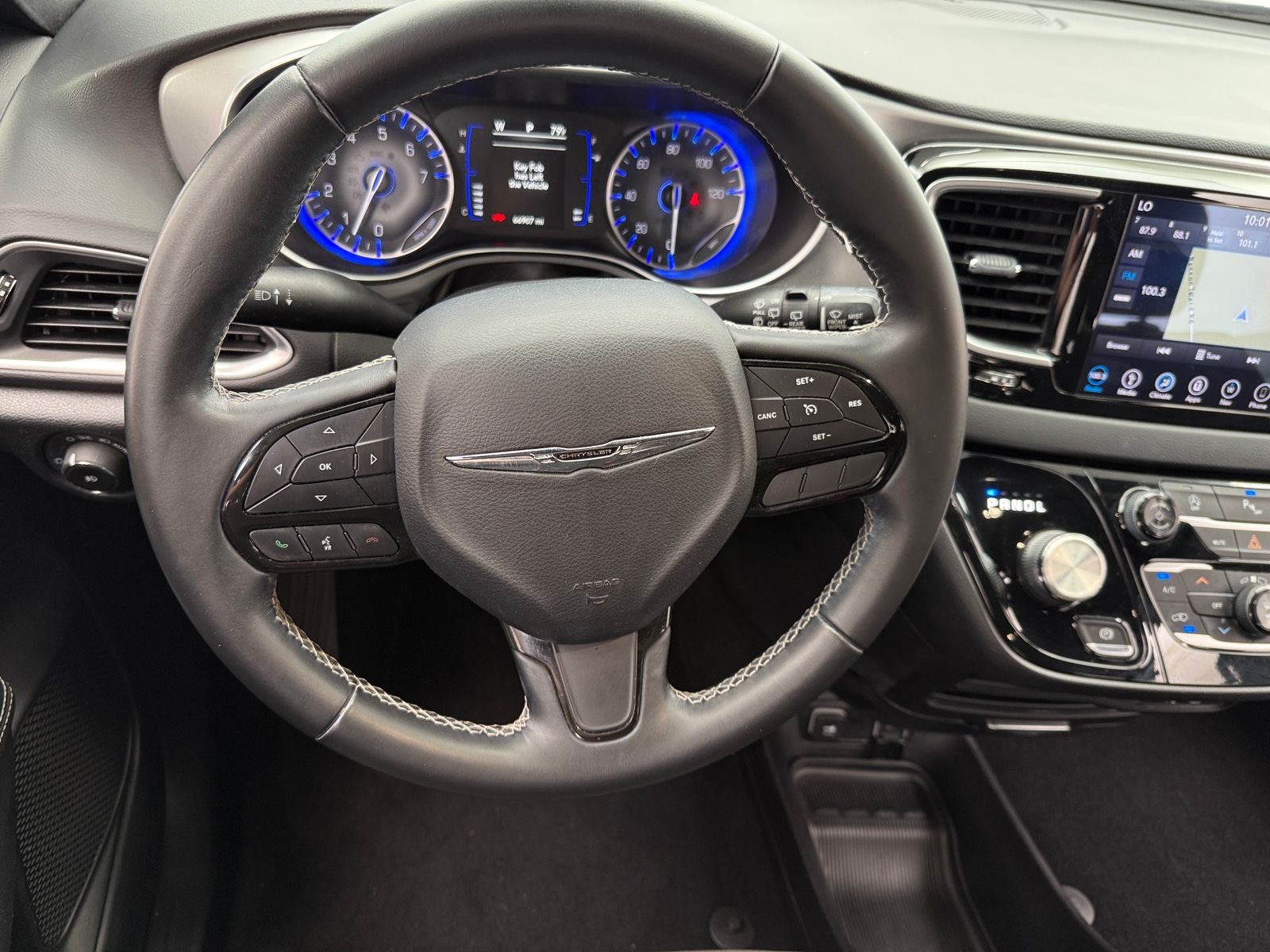 Thumbnail: 2018 Chrysler Pacifica - 5