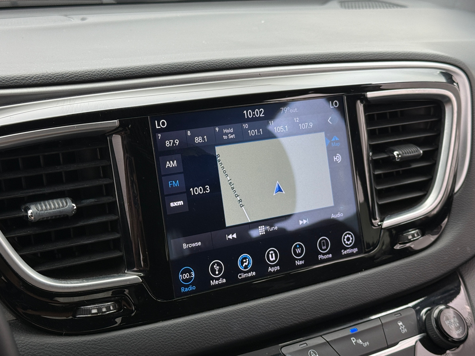 Thumbnail: 2018 Chrysler Pacifica - 4