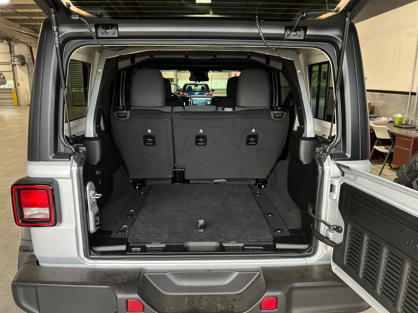 Thumbnail: 2024 Jeep Wrangler - 7