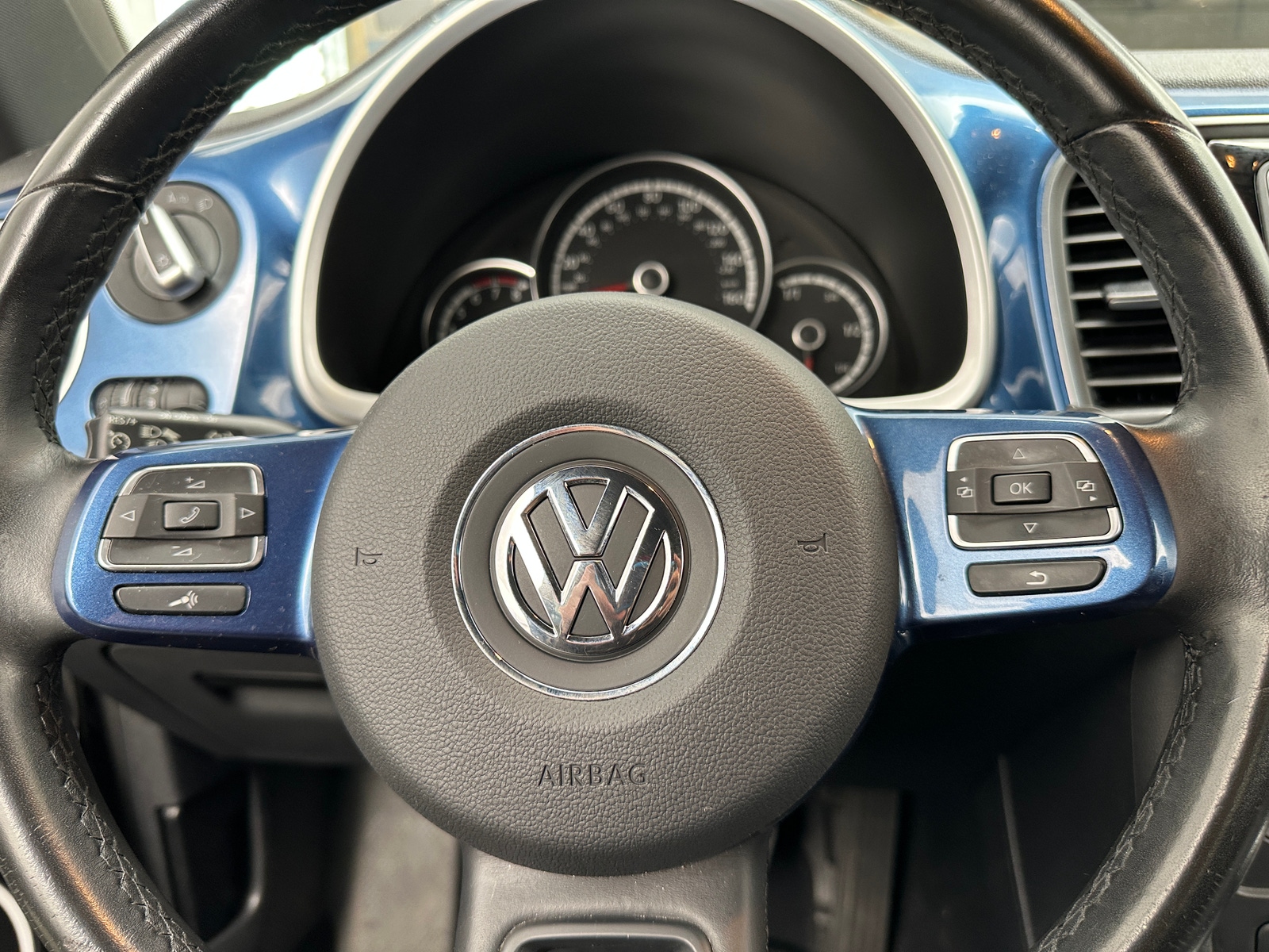 Thumbnail: 2016 Volkswagen Beetle - 5