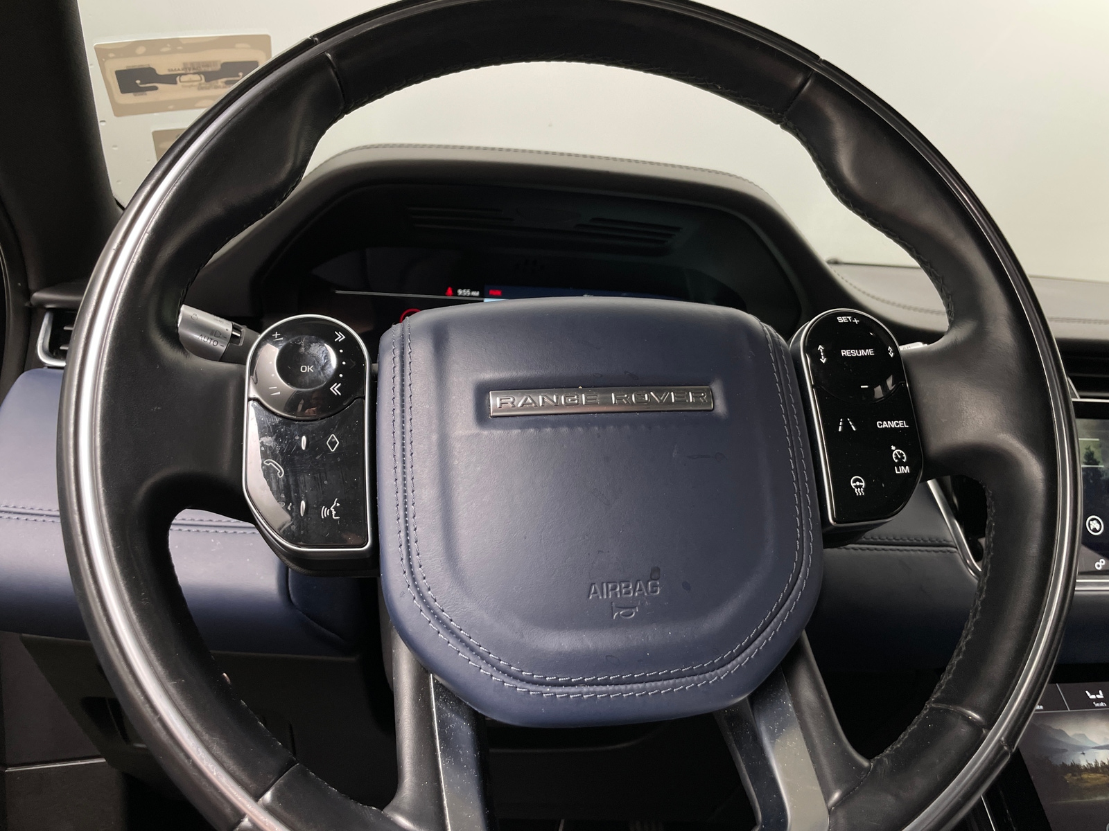 Thumbnail: 2020 Land Rover Range Rover Evoque - 4