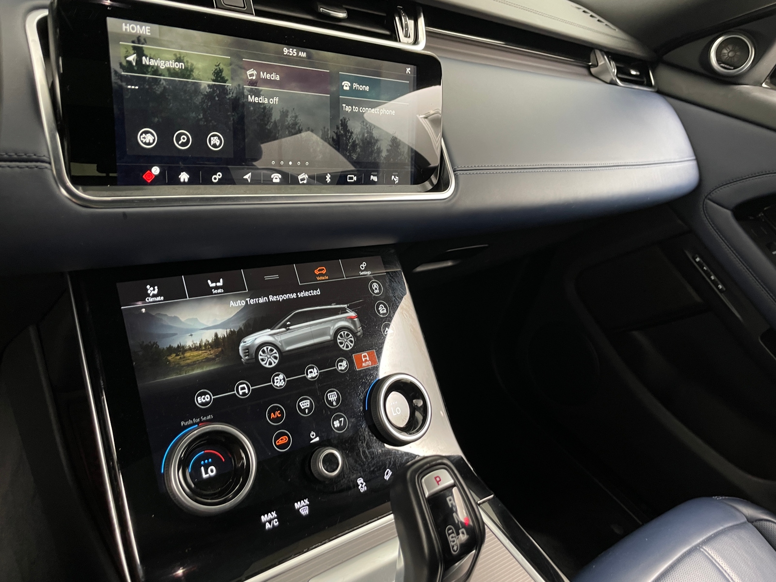 Thumbnail: 2020 Land Rover Range Rover Evoque - 3