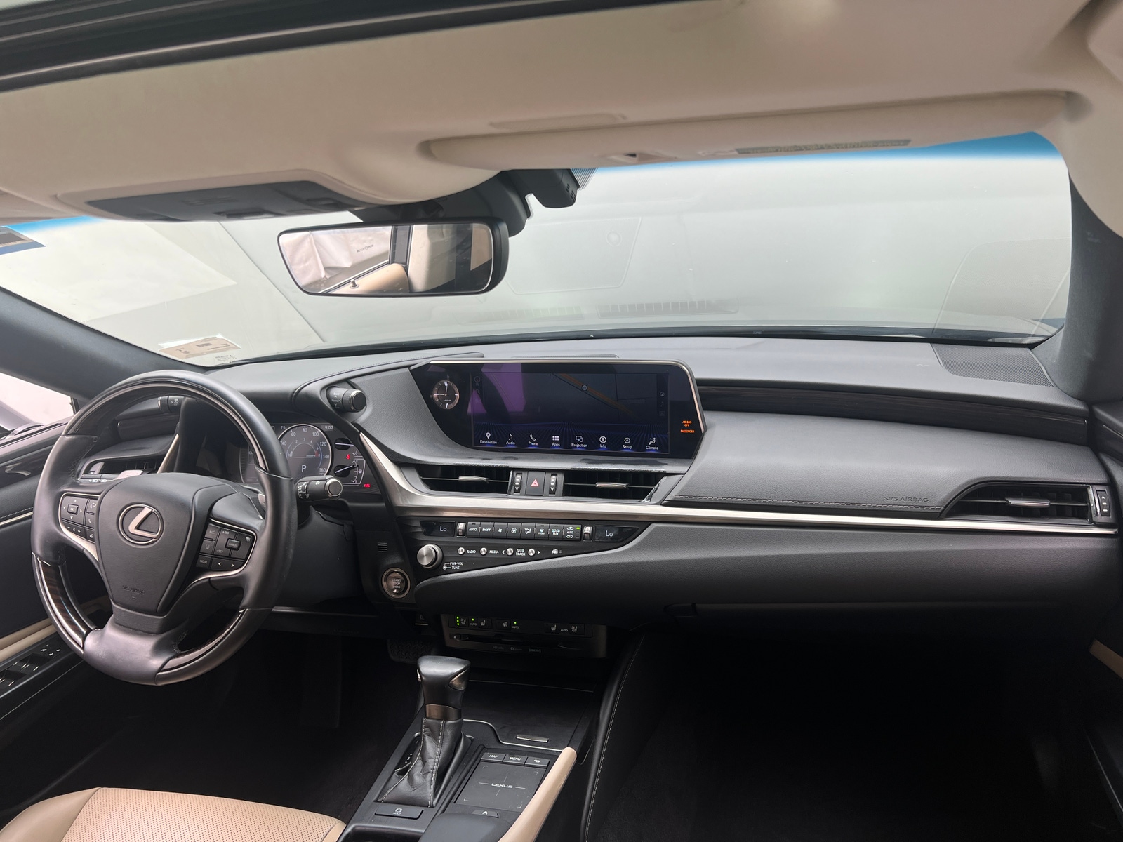 Thumbnail: 2021 Lexus ES - 2