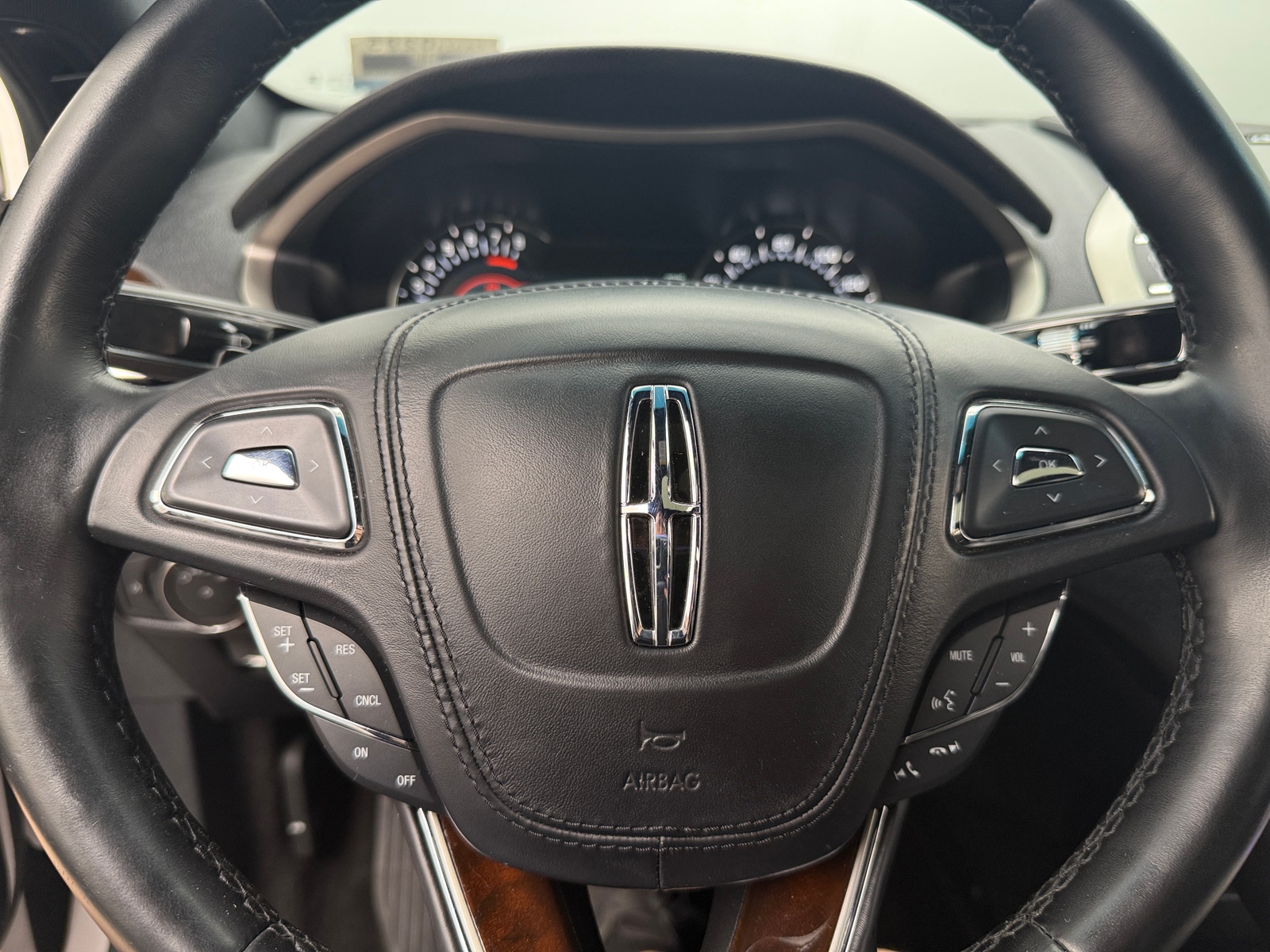 Thumbnail: 2018 Lincoln MKZ - 4