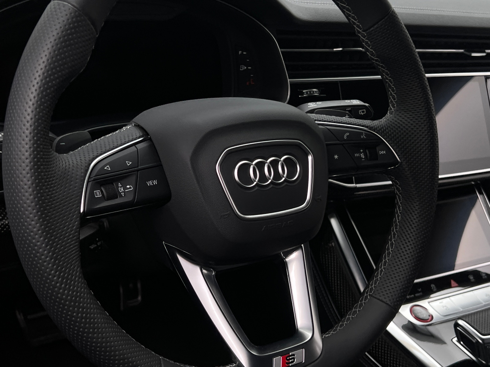 Thumbnail: 2023 Audi SQ8 - 4